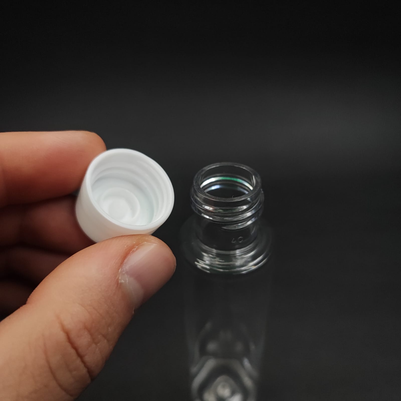 35 CC ŞEFFAF PLASTİK UZUN ŞİŞE + KENDİNDEN CONTALI SIZDIRMAZ BEYAZ KAPAK - 35 ML KAPAKLI PET ŞİŞE