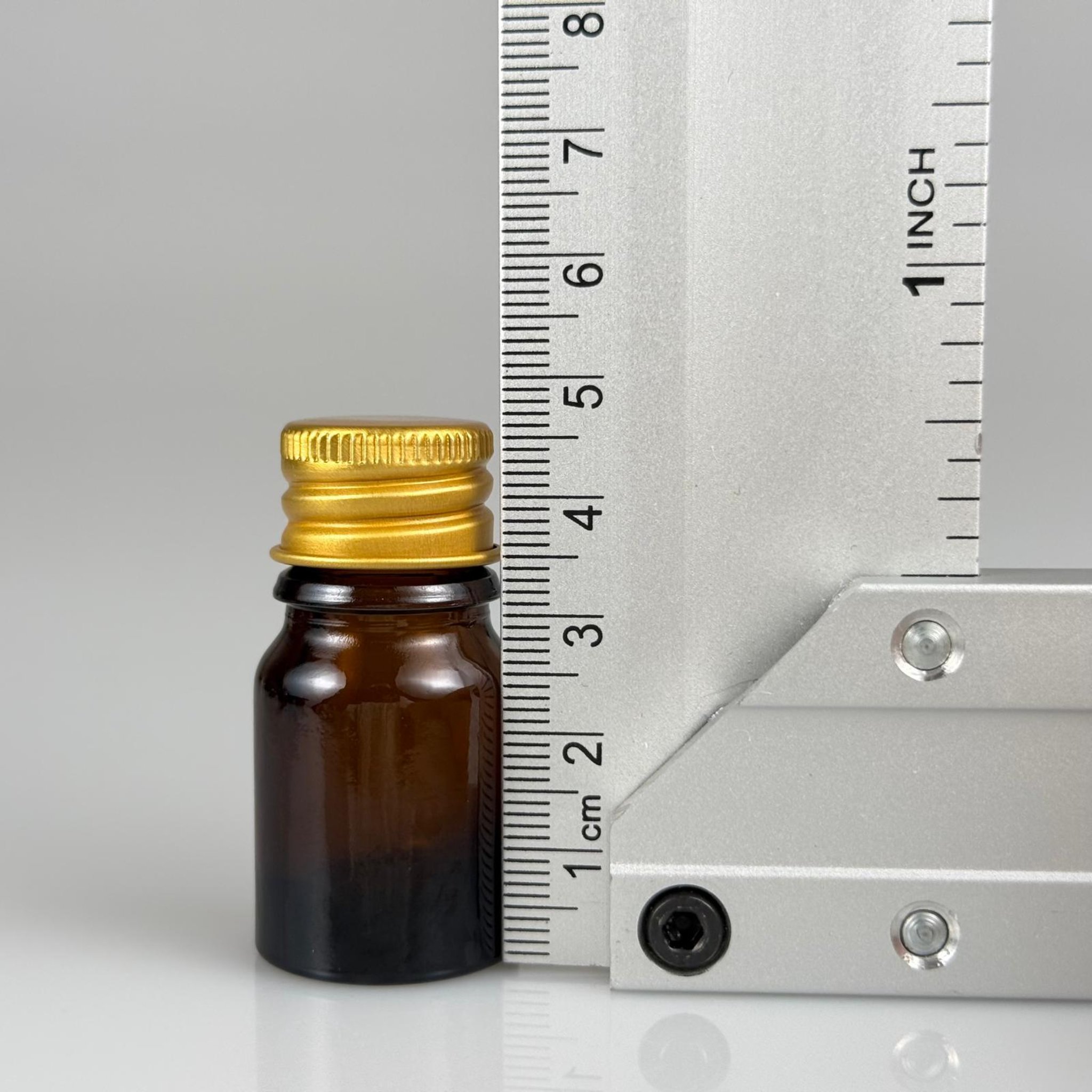 3 CC AMBER CAM ŞİŞE + KÖPÜK CONTALI GOLD ALÜMİNYUM METAL KAPAKLI + KÖR TIPALI TAKIM - 3 ML KAHVERENGİCAM ŞİŞE