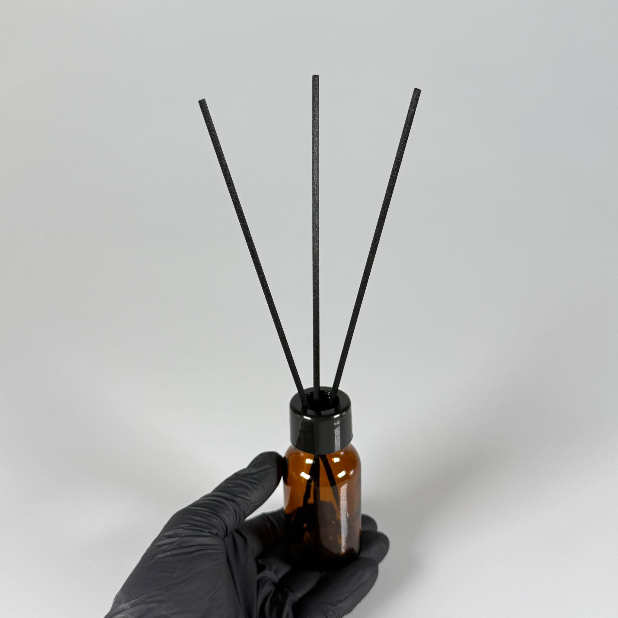 50 CC AMBER CAM BAMBU ODA KOKUSU ŞİŞESİ - 50 ML ÇUBUKLU BAMBU ODA KOKUSU ŞİŞESİ - DİFÜZÖR ŞİŞE- CAM ŞİŞE + SİYAH VİDALI KAPAK + KÖR TIPA + 3 ADET FİBER SİYAH BAMBU ÇUBUK