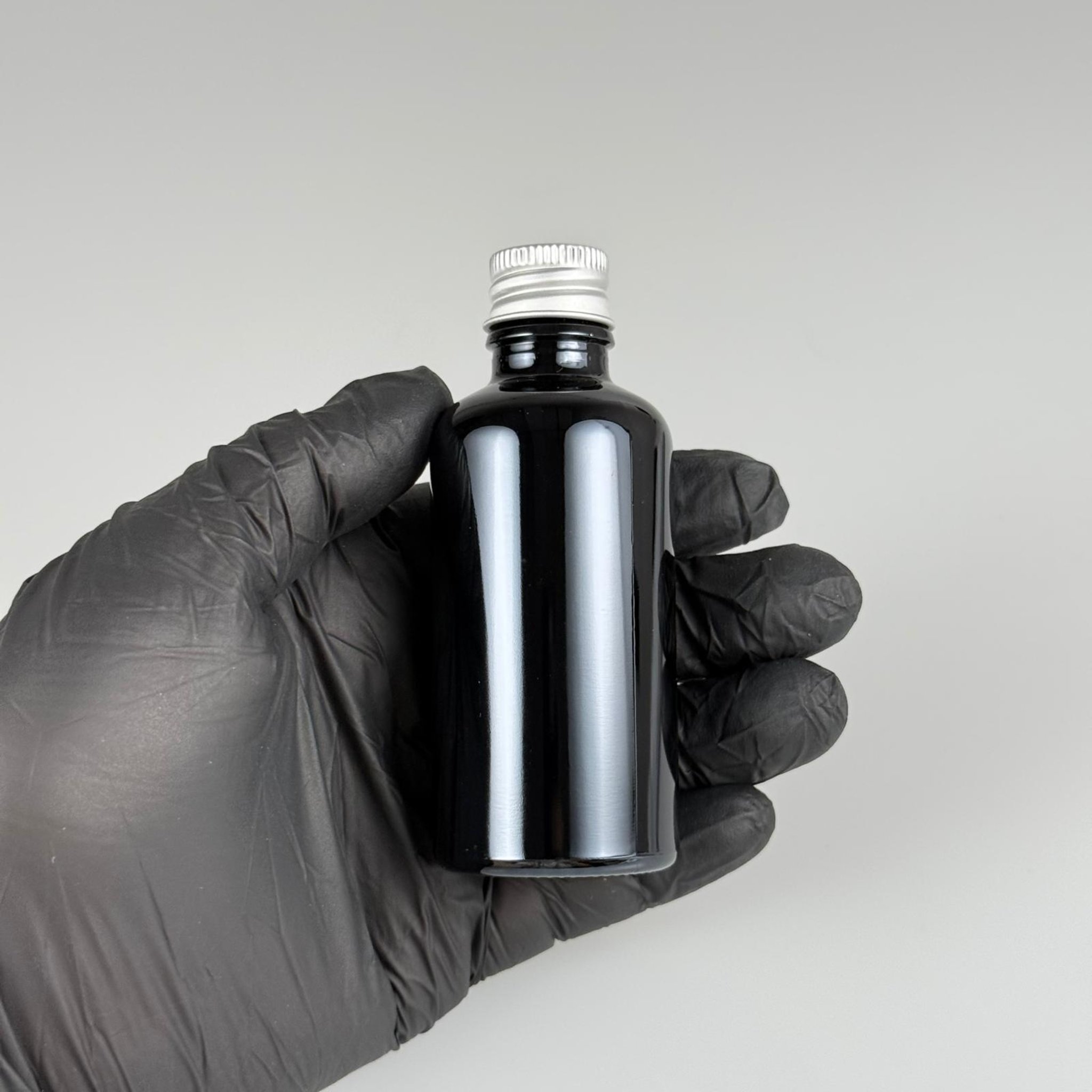 50 CC SİYAH CAM ŞİŞE + KÖPÜK CONTALI GÜMÜŞ ALÜMİNYUM METAL KAPAKLI TAKIM - 50 ML SİYAH CAM ŞİŞE