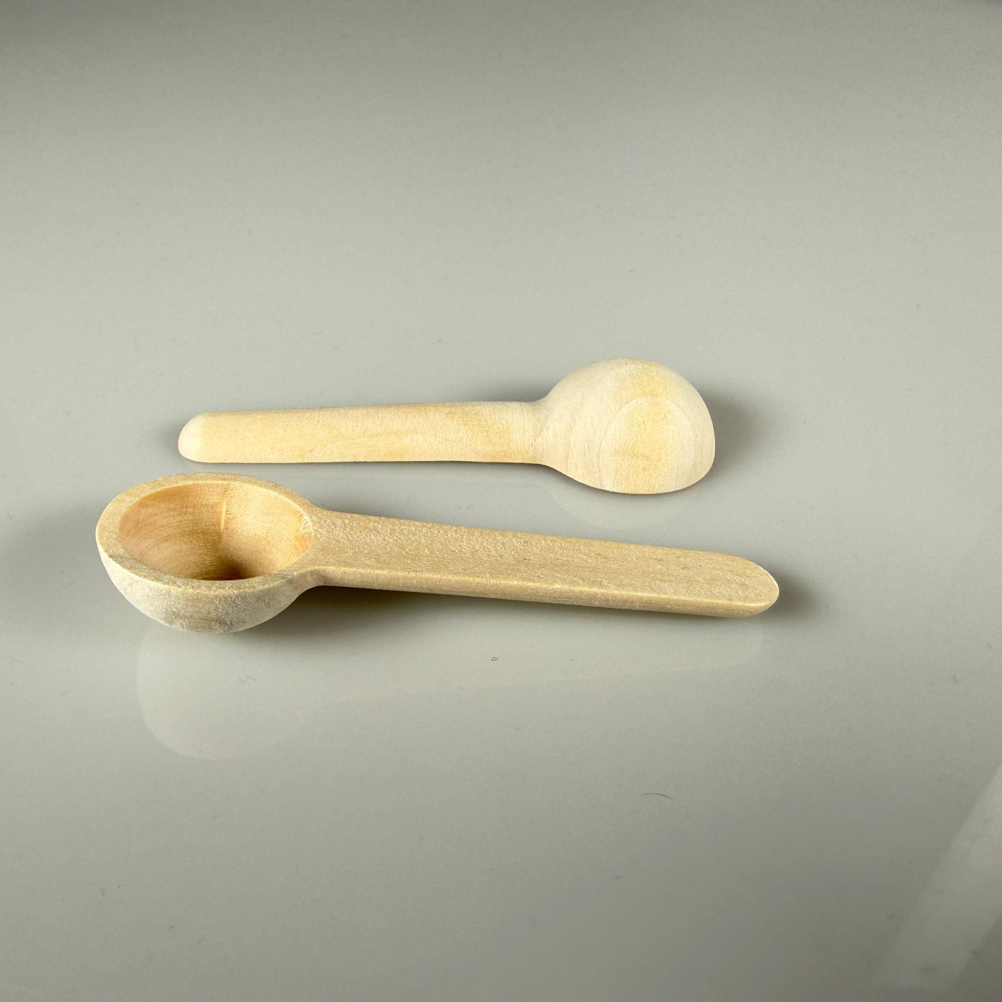 SAPLI BAMBU AHŞAP ÖLÇEK - 2 ML - SAPLI ÖLÇÜ KAŞIĞI - ŞURUP ÖLÇEĞİ - TOZ ÖLÇEĞİ - KİMYASAL ÖLÇEK - TOZ ŞEKER KAŞIĞI - PULBİBER KEKİK BAHARAT KAŞIĞI VB İÇİN KULLANILIR