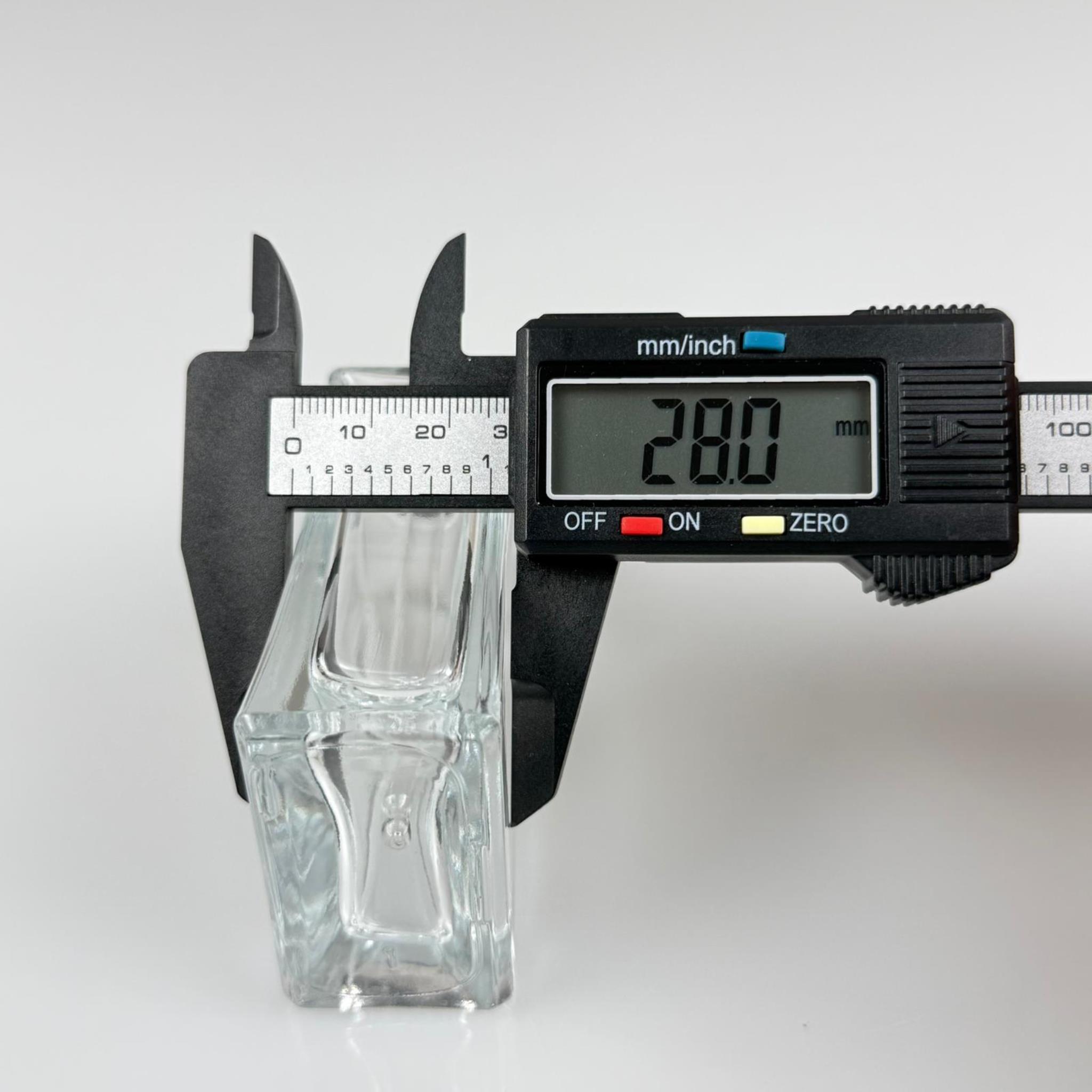 50 CC YASSI DİKDÖRTGEN KÖŞELİ CAM DAMLALIKLI ŞİŞE - SİYAH EMZİK - SİYAH METALİK KAPAK - 50 ML CAM DAMLALIKLI ŞİŞE - DAMLALIKLI BOŞ ŞİŞE