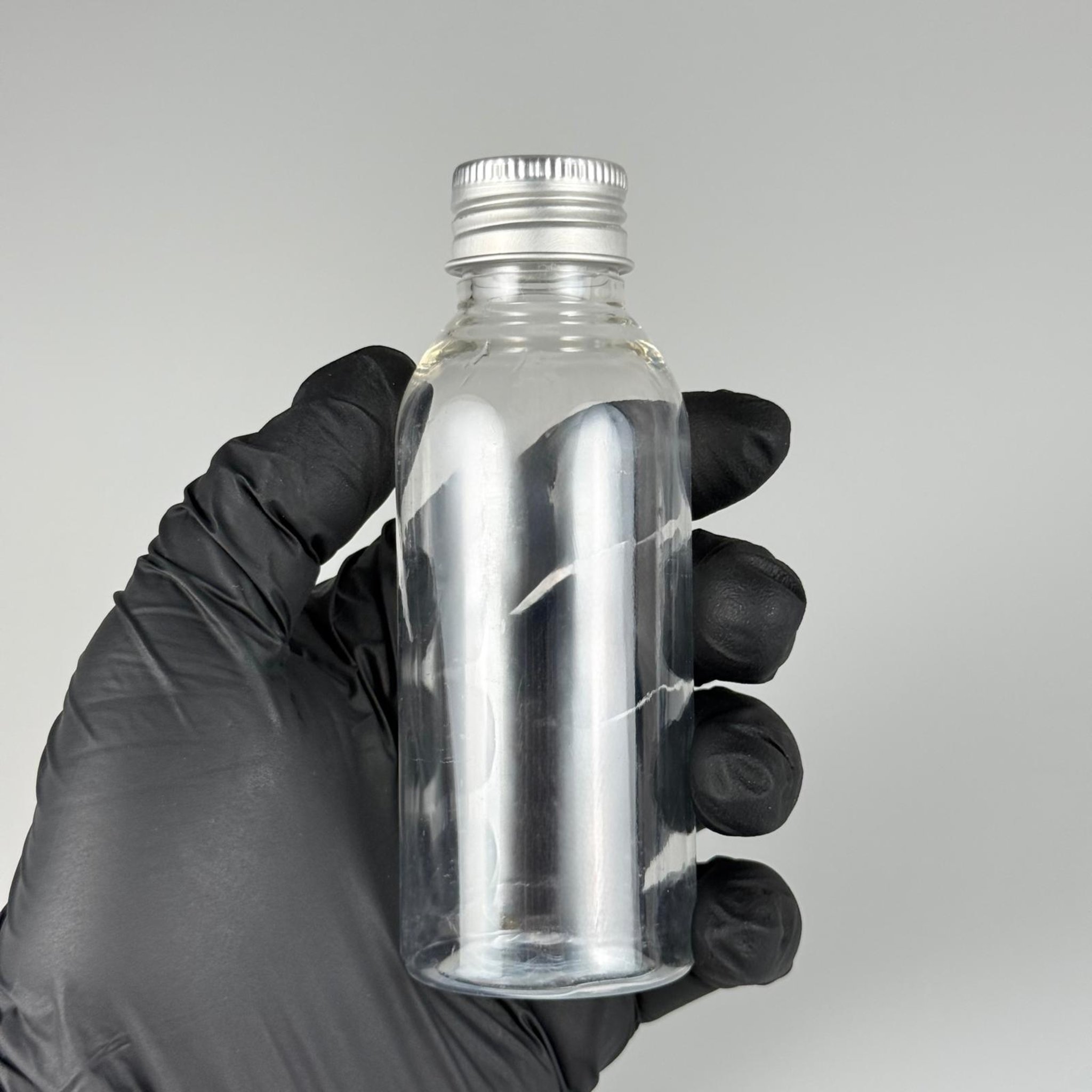 100 CC SİLİNDİR OVAL MODEL ŞEFFAF SERT PET ŞİŞE (24 AĞIZ) + KÖPÜK CONTALI GÜMÜŞ METAL ALÜMİNYUM KAPAK + KOLONYA TIPALI TAKIM - 100 ML KAPAKLI KALIN PLASTİK ŞEFFAF ŞİŞELER