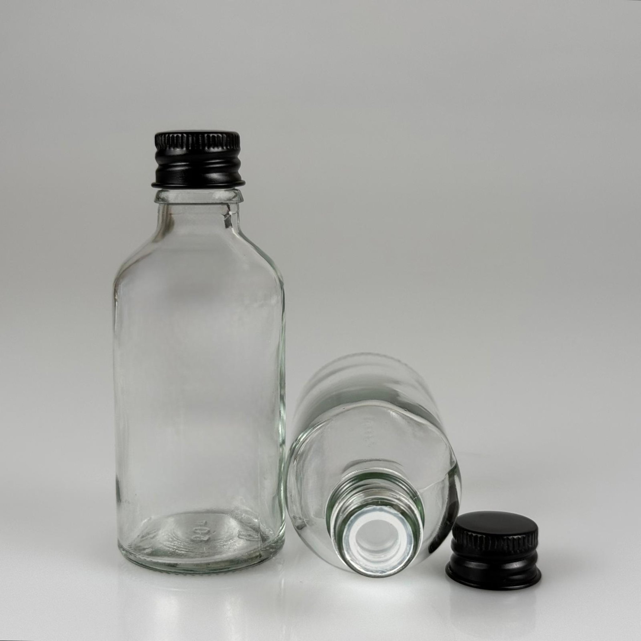 50 CC ŞEFFAF CAM ŞİŞE + KÖPÜK CONTALI SİYAH ALÜMİNYUM METAL KAPAKLI + KÖR TIPALI TAKIM - 50 ML ŞEFFAF CAM ŞİŞE