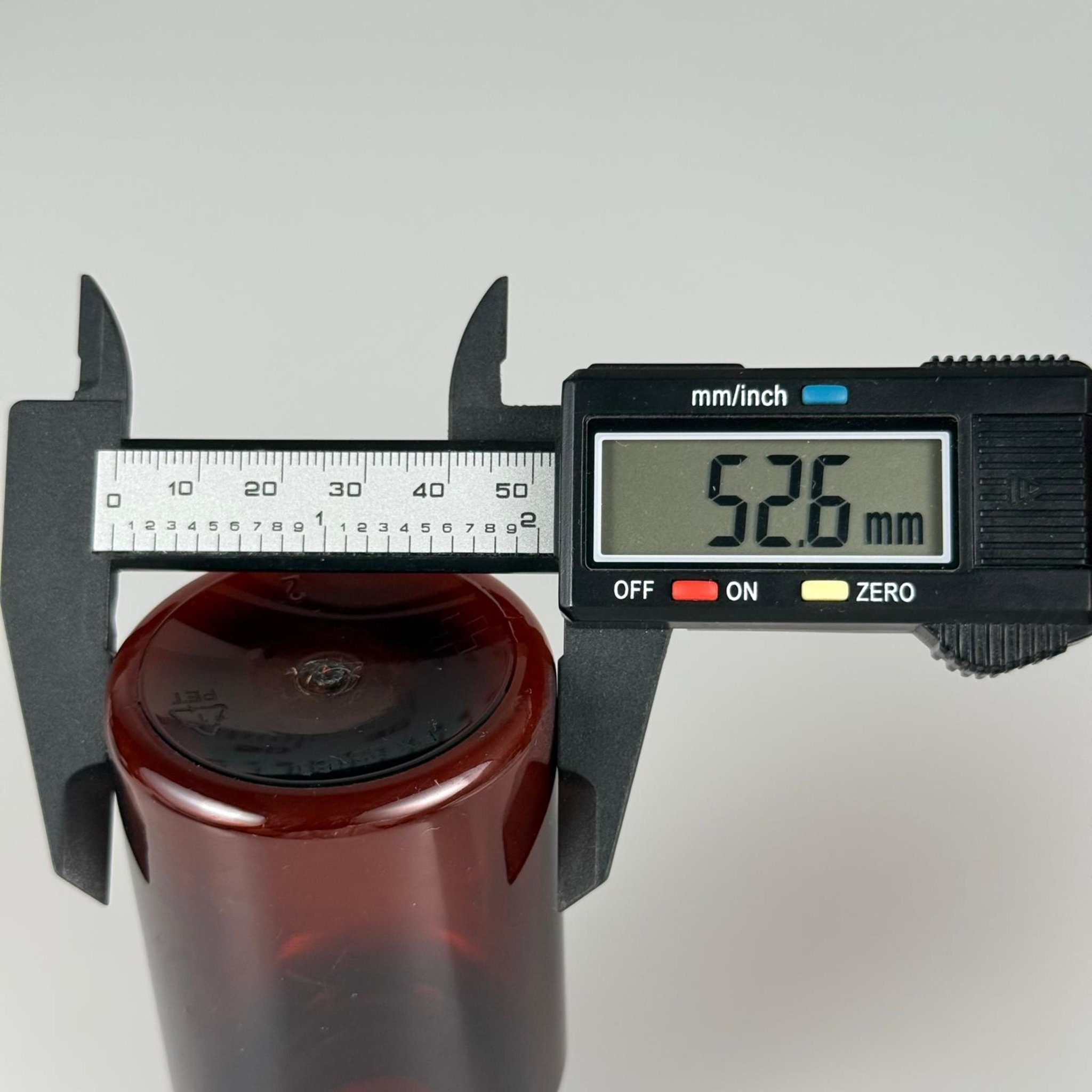 150 ML ÇOCUK KİLİT KAPAKLI TABLET ŞİŞESİ  - 150 CC AMBER PET KAVANOZ + 38 MM BEYAZ ÇOCUK KİLİTLİ KAPAK TAKIM -  KAPSÜL KUTUSU - İLAÇ ŞİŞESİ - MEDİKAL HAP ŞİŞESİ - FARMASÖTİK KAVANOZ