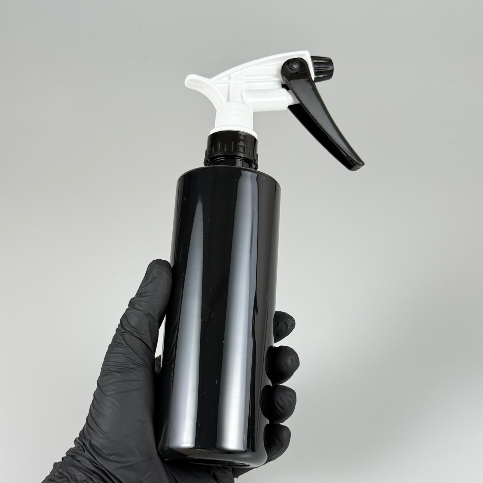 400 CC PET OTO BAKIM ŞİŞESİ - BÜYÜK SİYAH BEYAZ DOZAJLI KİMYASALA DAYANIKLI TRİGER TETİK SPREYLİ - 400 ML KİMYASALA DAYANIKLI PLASTİK ŞİŞE - 0,4 LT PET ŞİŞE - SİYAH OTO TEMİZLİK ŞİŞESİ