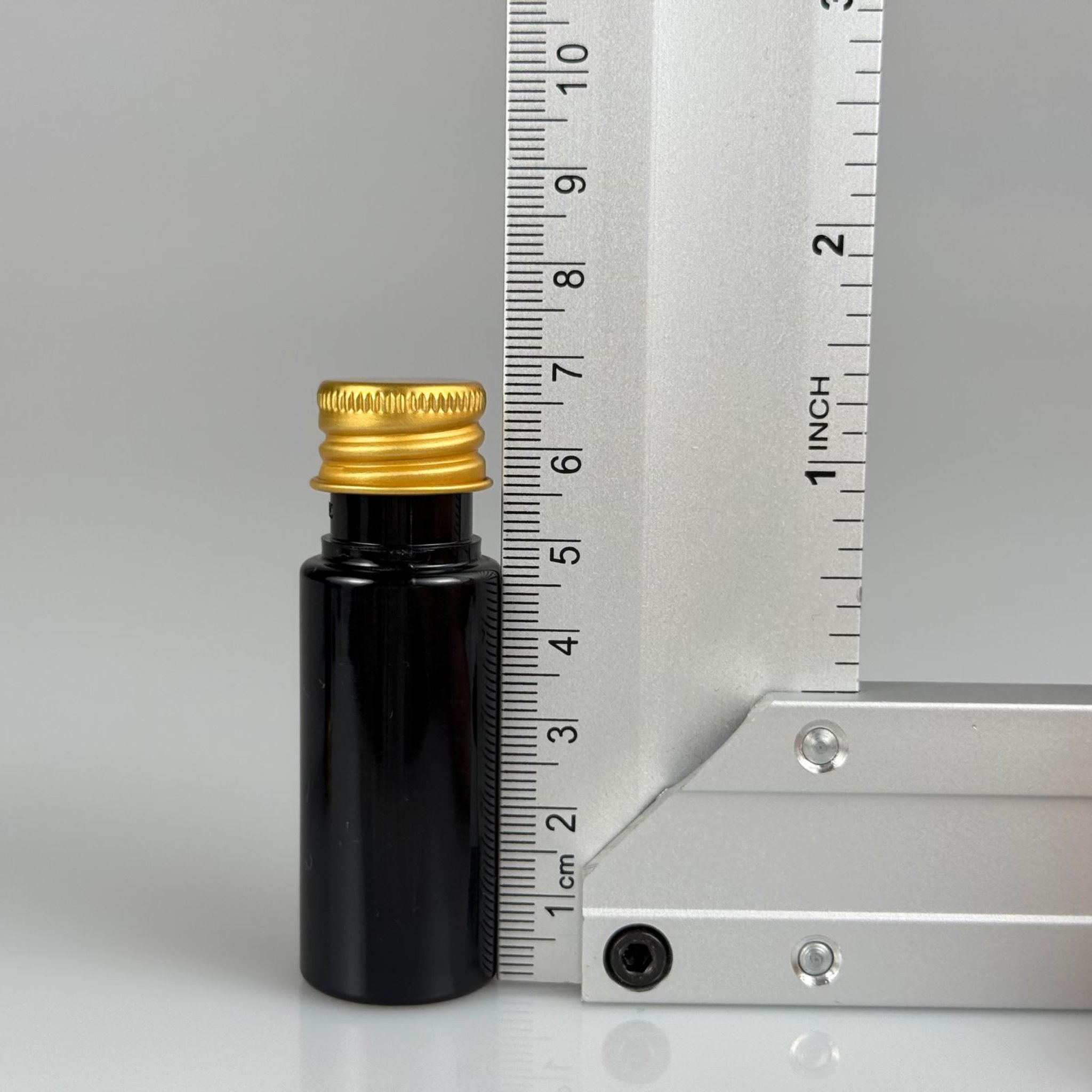 15 CC SİYAH SİLİNDİR PET ŞİŞE + KÖPÜK CONTALI GOLD ALÜMİNYUM METAL KAPAKLI + DAMLALIKLI KOLONYA TIPALI TAKIML - 15 ML SİYAH PET ŞİŞE