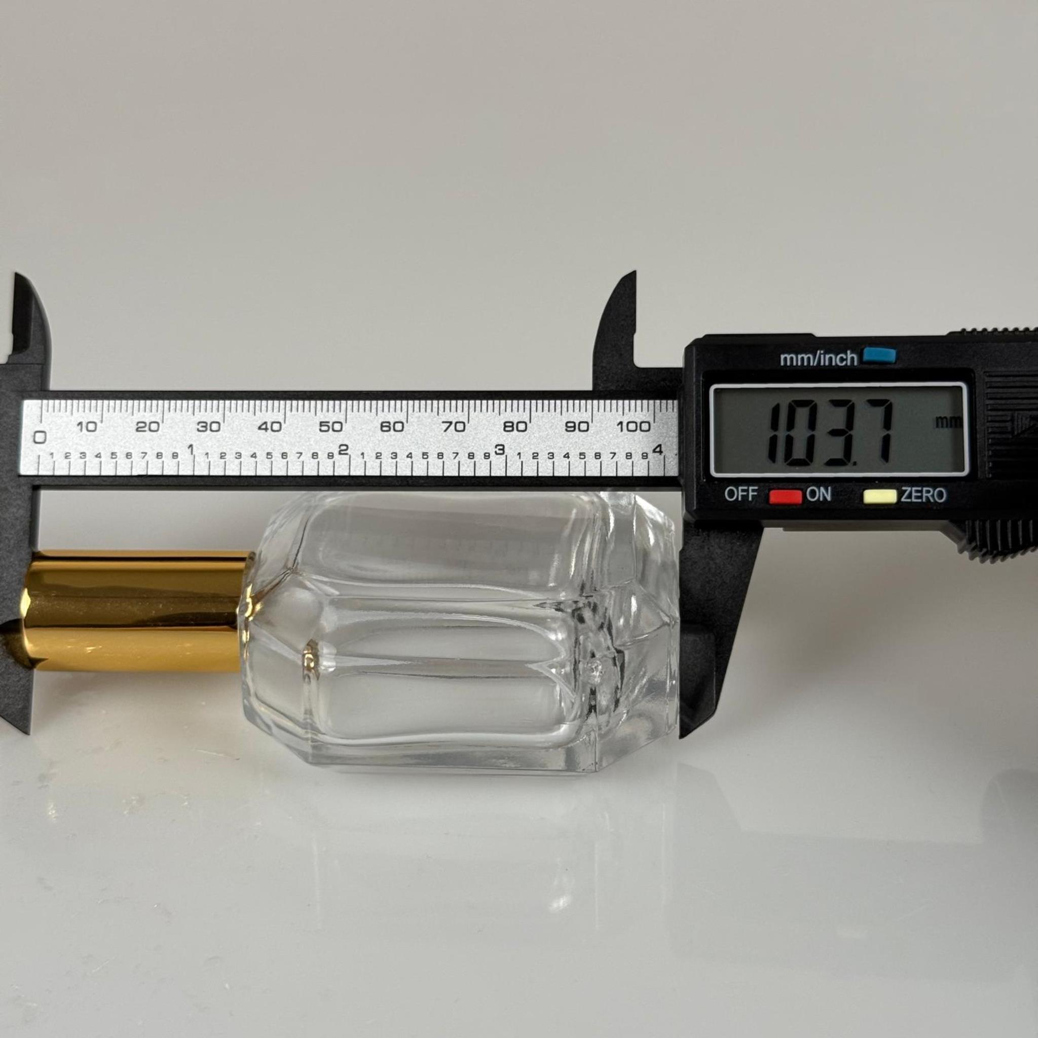 50 ML KAZABLANKA MODEL KÖŞELİ PARFÜM ŞİŞESİ - GOLD METALE METAL SPREYLİ SET (AĞIZ 13 MM VİDALI) TEKRAR DOLDURULABİLİR