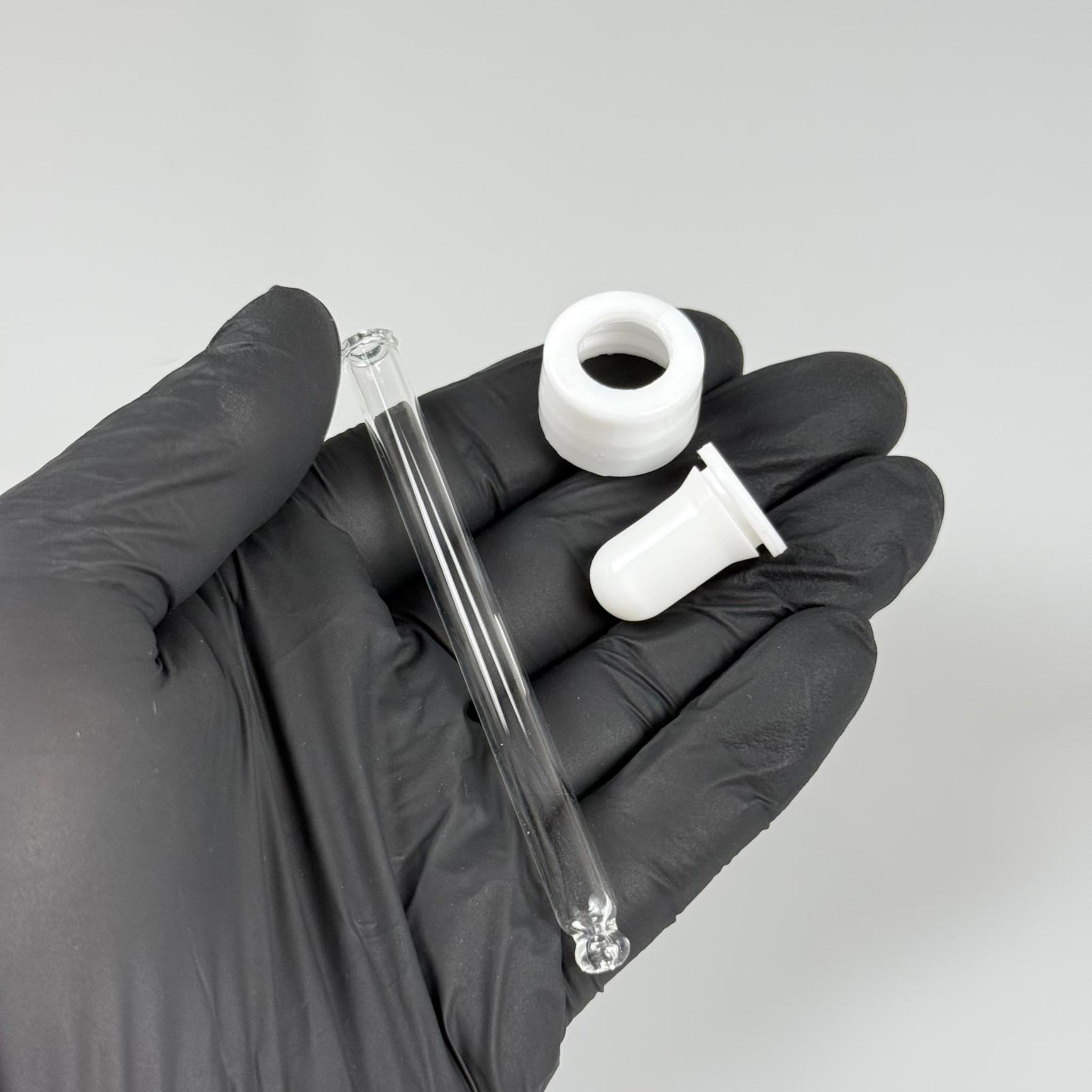 18 MM CAM DAMLALIKLI TAKIM - BEYAZ EMZİK +  DELİKLİ PLASTİK DÜZ BEYAZ KAPAK + 84 MM CAM PİPET