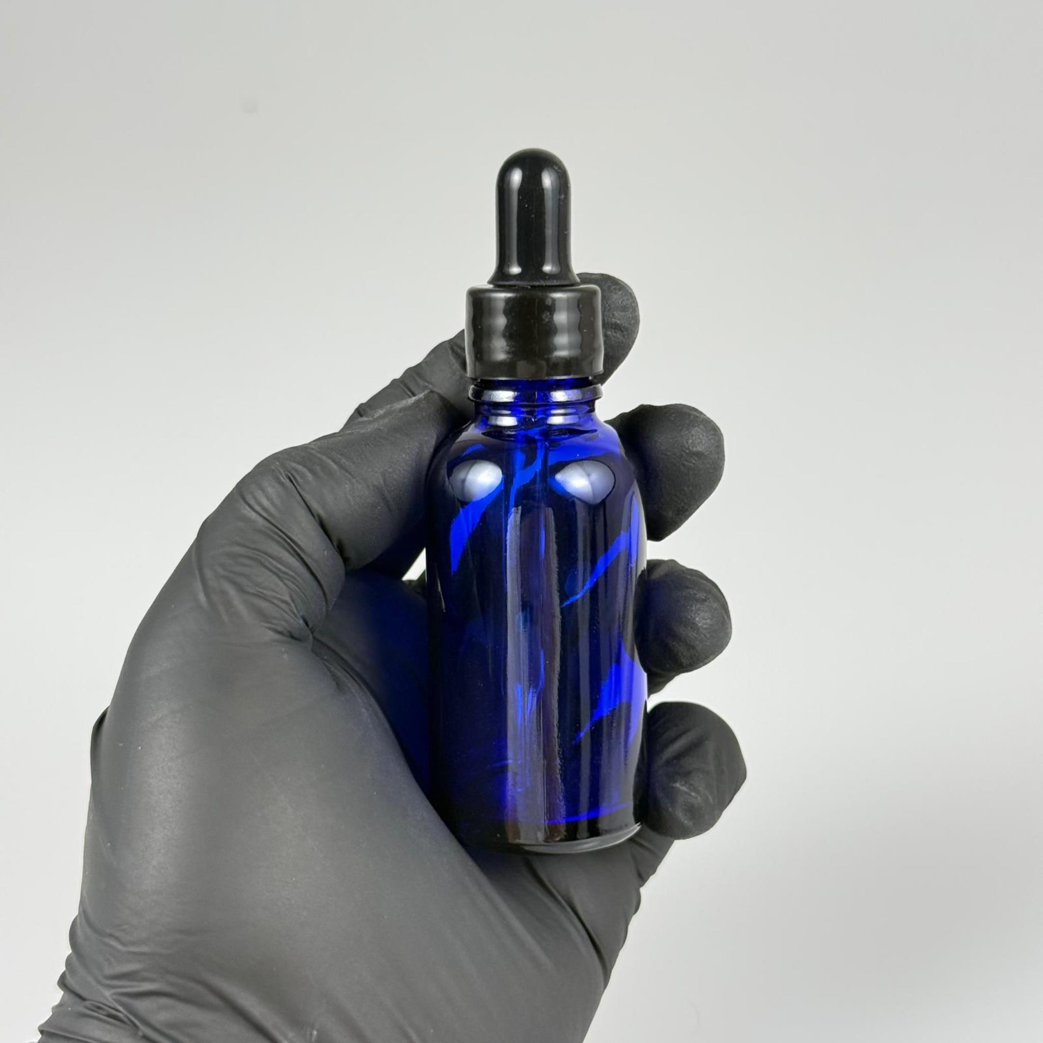 30 CC MAVİ İNCE UÇLU CAM DAMLALIKLI ŞİŞE - SİYAH EMZİK + SİYAH DÜZ KAPAK + CAM PİPET TAKIM - 30 ML MAVİ DAMLALIKLI ŞİŞE SETİ