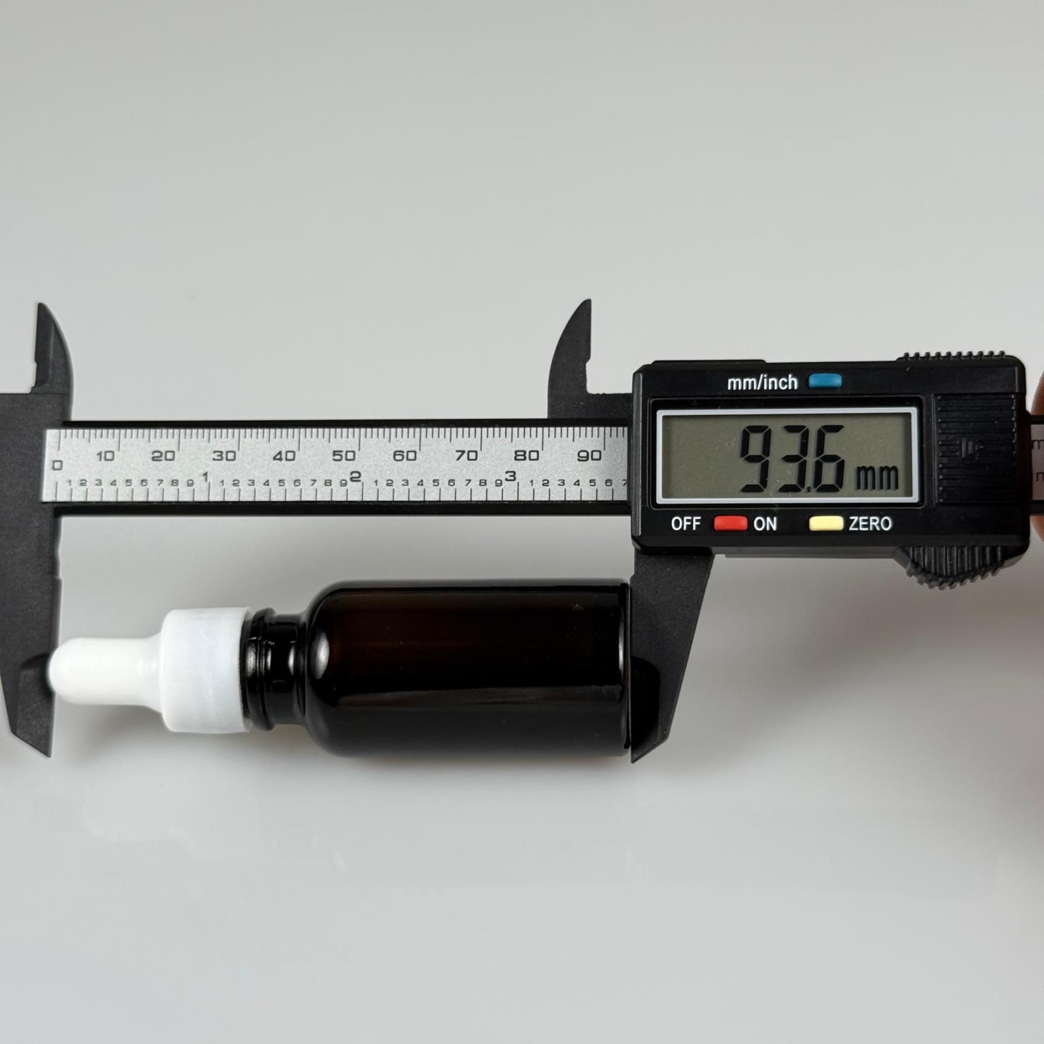 20 CC ÜST KALİTE AMBER CAM DAMLALIKLI ŞİŞE - BEYAZ EMZİK + BEYAZ DÜZ KAPAK + CAM PİPET TAKIM - 20 ML ÜST KALİTE KAHVERENGİ DAMLALIKLI ŞİŞE SETİ