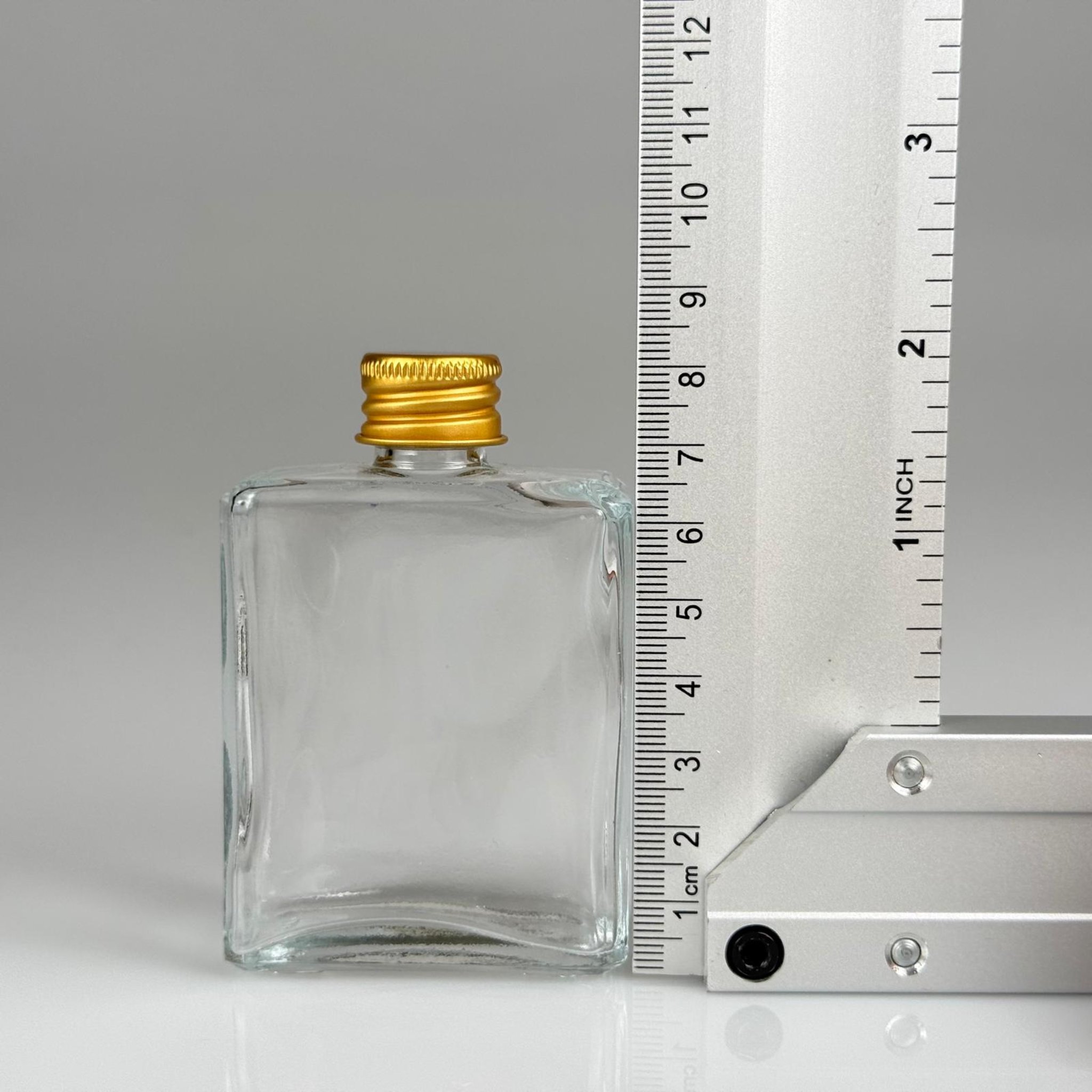 40 CC YASSI DİKDÖRTGEN KÖŞELİ KISA CAM ŞİŞE + GOLD ALÜMİNYUM METAL KAPAKLI TAKIM - 40 ML PRESTİJLİ ŞİŞE