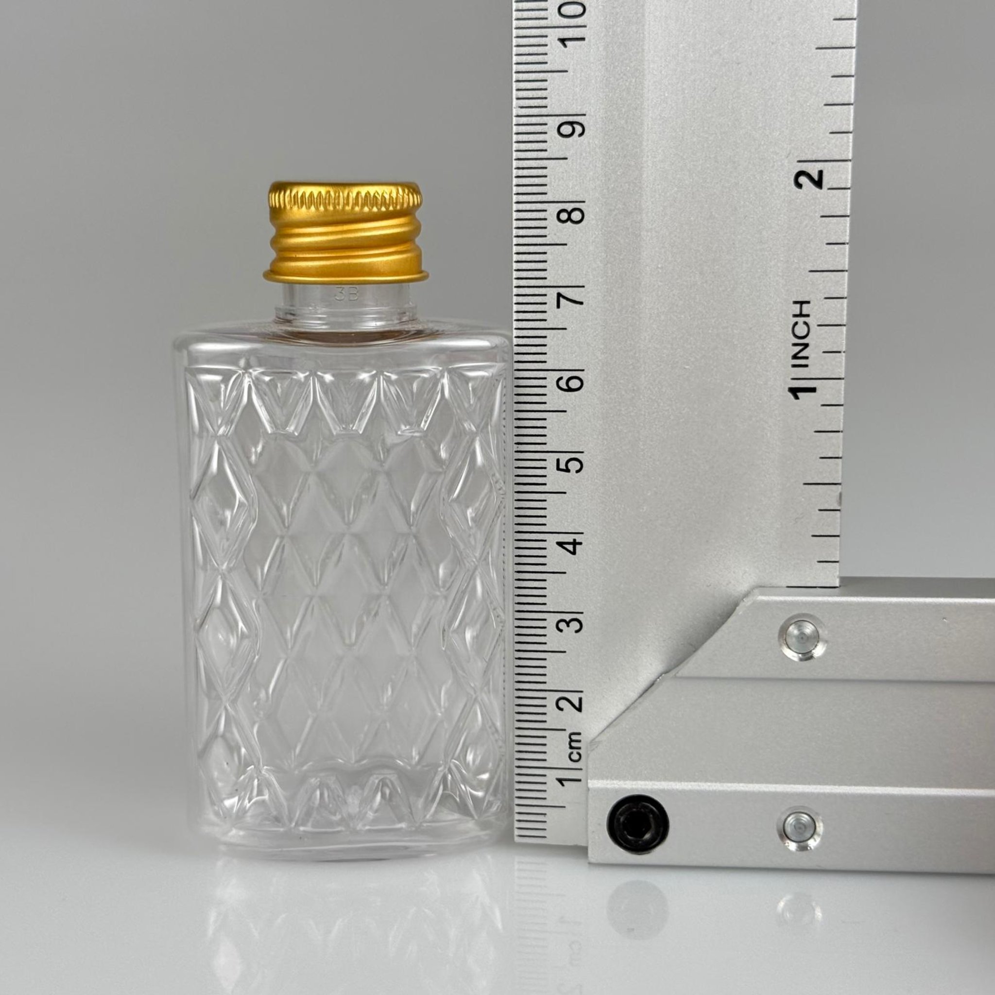 50 CC KÖŞELİ ŞEFFAF PET ŞİŞE + KÖPÜK CONTALI GOLD ALÜMİNYUM METAL KAPAKLI TAKIM - 50 ML PET ŞİŞE