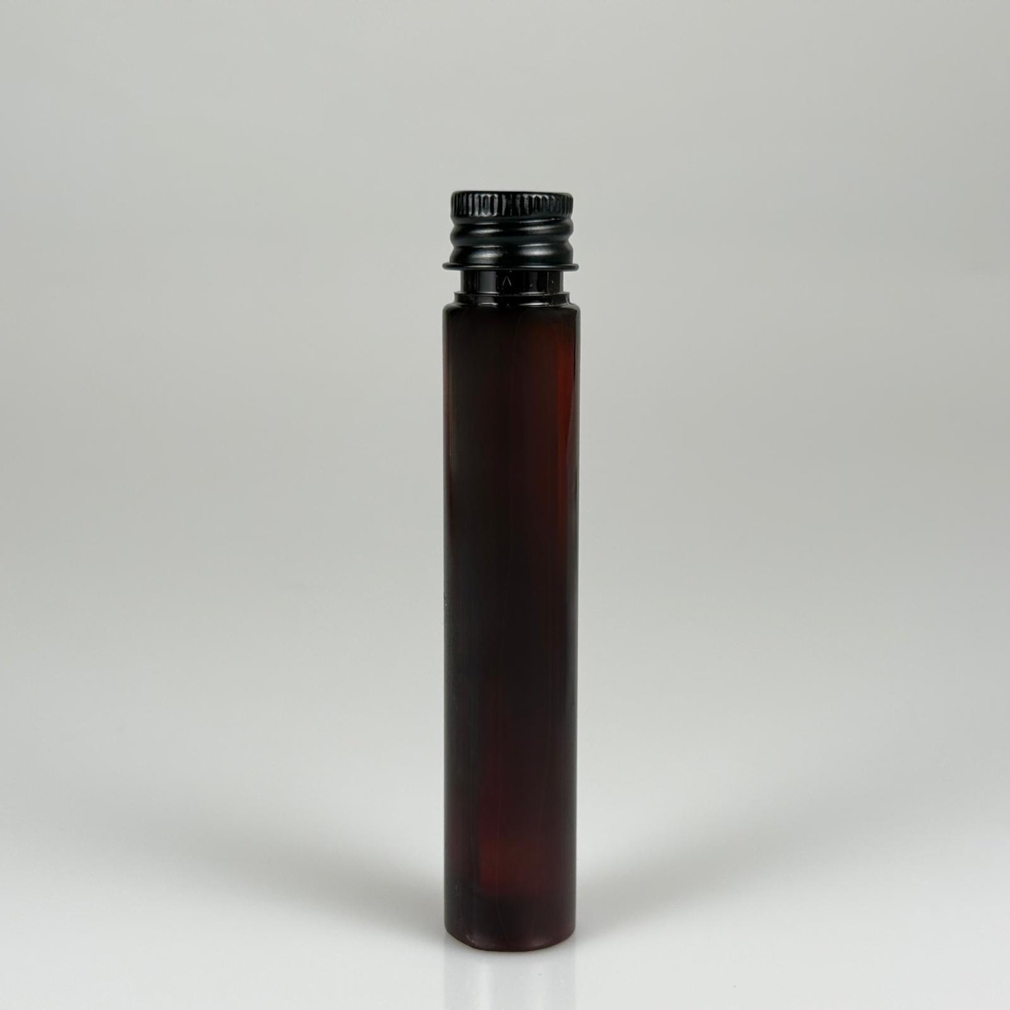 30 CC AMBER TÜP PLASTİK ŞİŞE + KÖPÜK CONTALI SİYAH ALÜMİNYUM METAL KAPAKLI TAKIM - 30 ML KAHVERENGİ PET ŞİŞE
