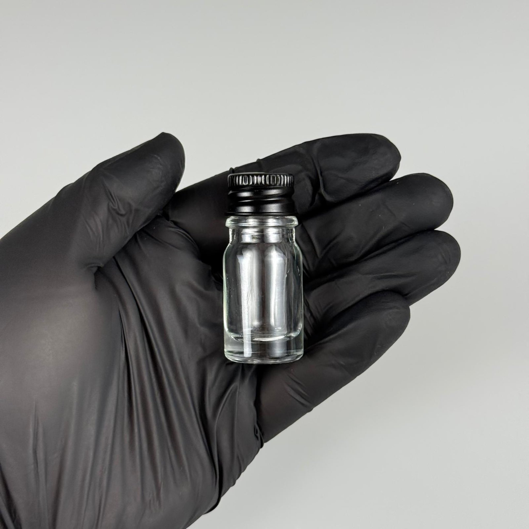 5 CC ŞEFFAF CAM ŞİŞE + KÖPÜK CONTALI SİYAH ALÜMİNYUM METAL KAPAKLI TAKIM - 5 ML ŞEFFAF CAM ŞİŞE
