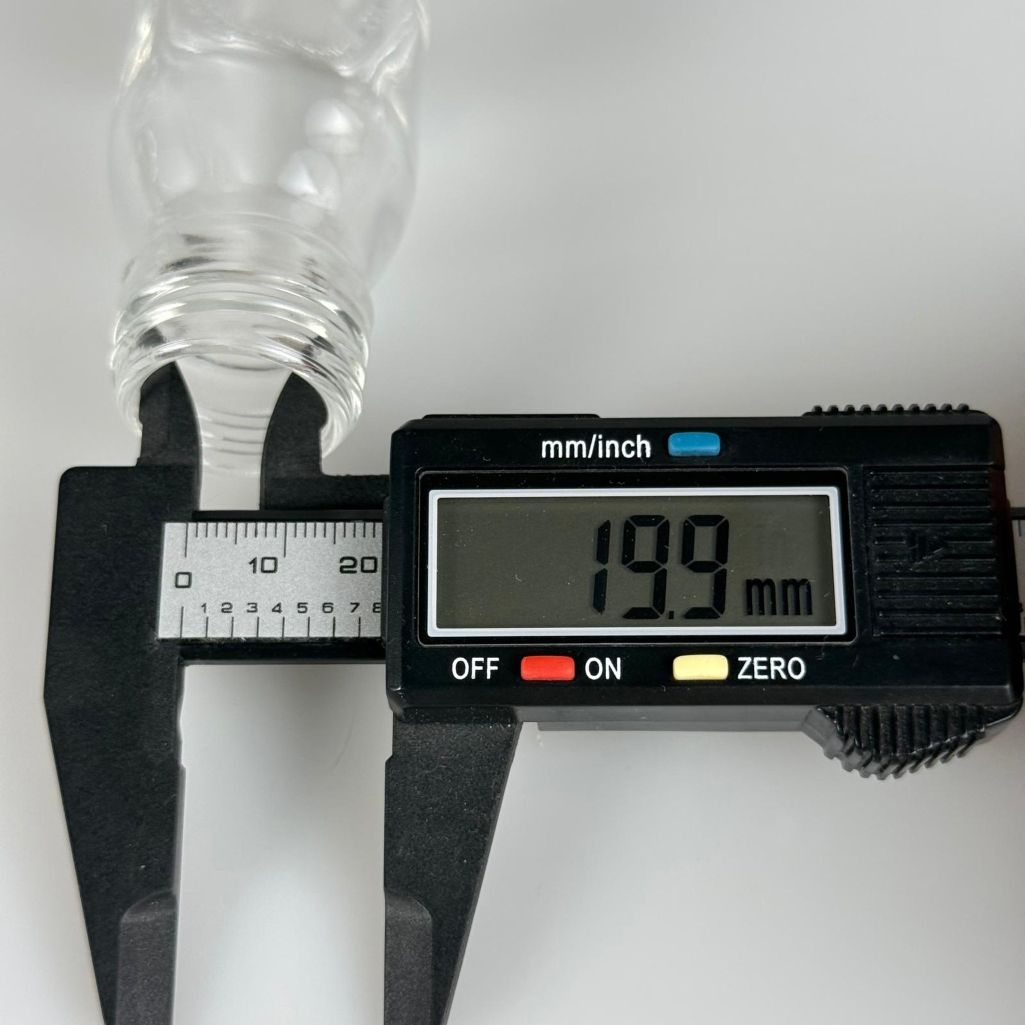 30 CC GENİŞ AĞIZLI ŞEFFAF CAM ŞİŞE KAPAKSIZ (28 AĞIZ) - 30 ML ŞEFFAF ŞURUP ECZA ŞİŞESİ - MİKROPLARDAN KORUNMASI İÇİN İLAÇLANMIŞTIR, SUYA TUTUNCA ŞEFFAF RENGİ ALIR