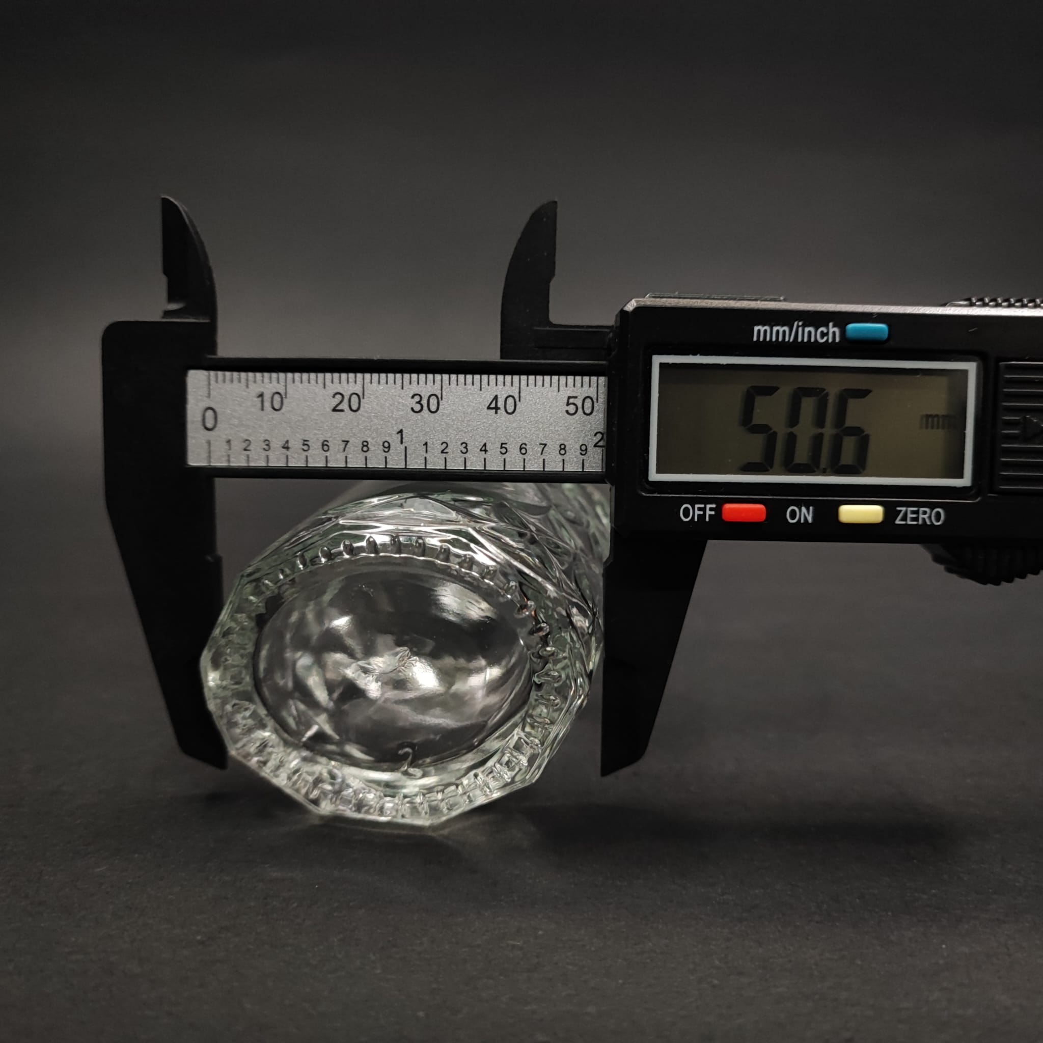 50 CC VELORA CAM ŞİŞE - CONTALI GÜMÜŞ METAL KAPAKLI - 50 ML LÜX CAM ŞİŞE