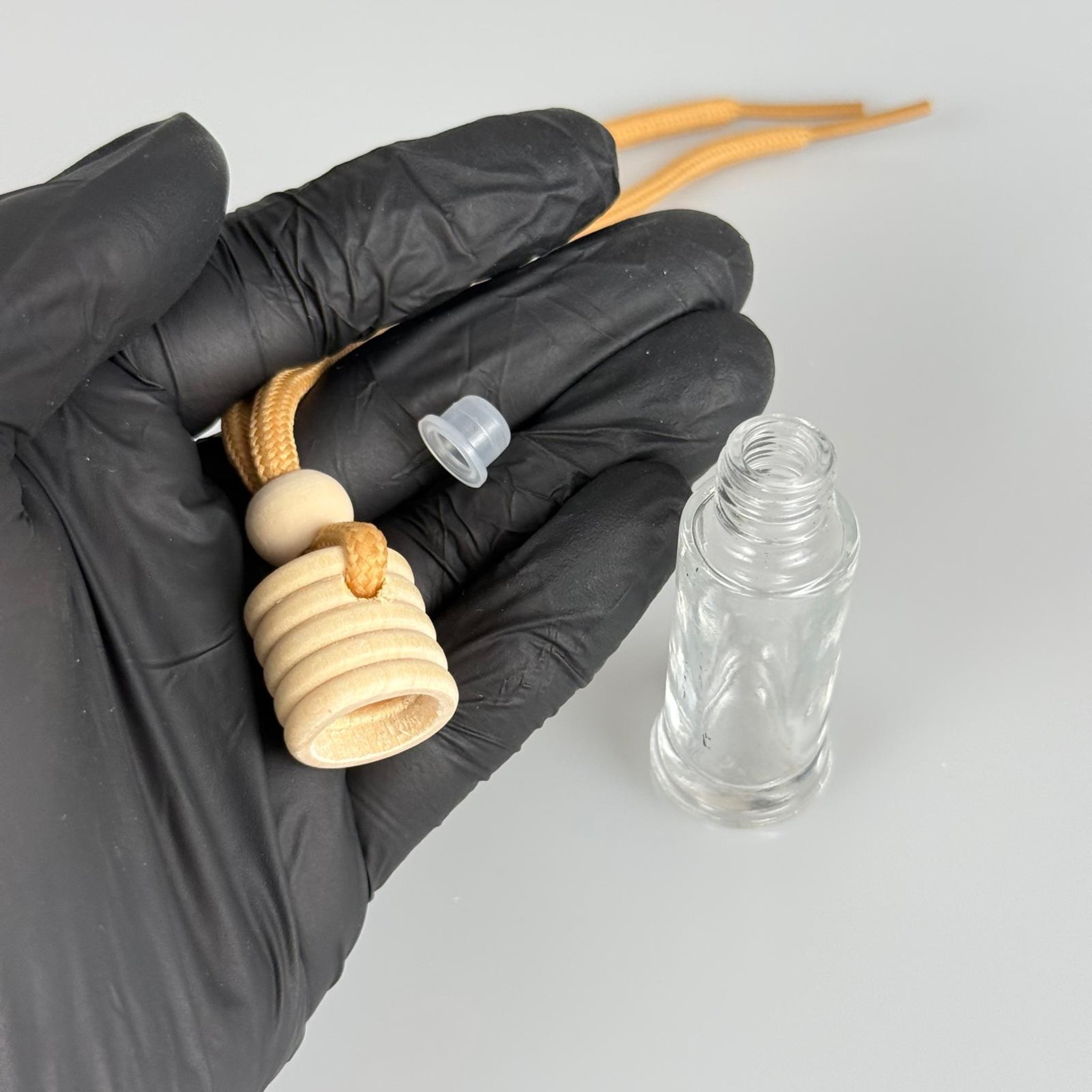 6 CC CAM OTO KOKUSU ŞİŞESİ AHŞAP KAPAKLI TIPALI TAKIM - 6 ML BOŞ OTO PARFÜM ŞİŞESİ