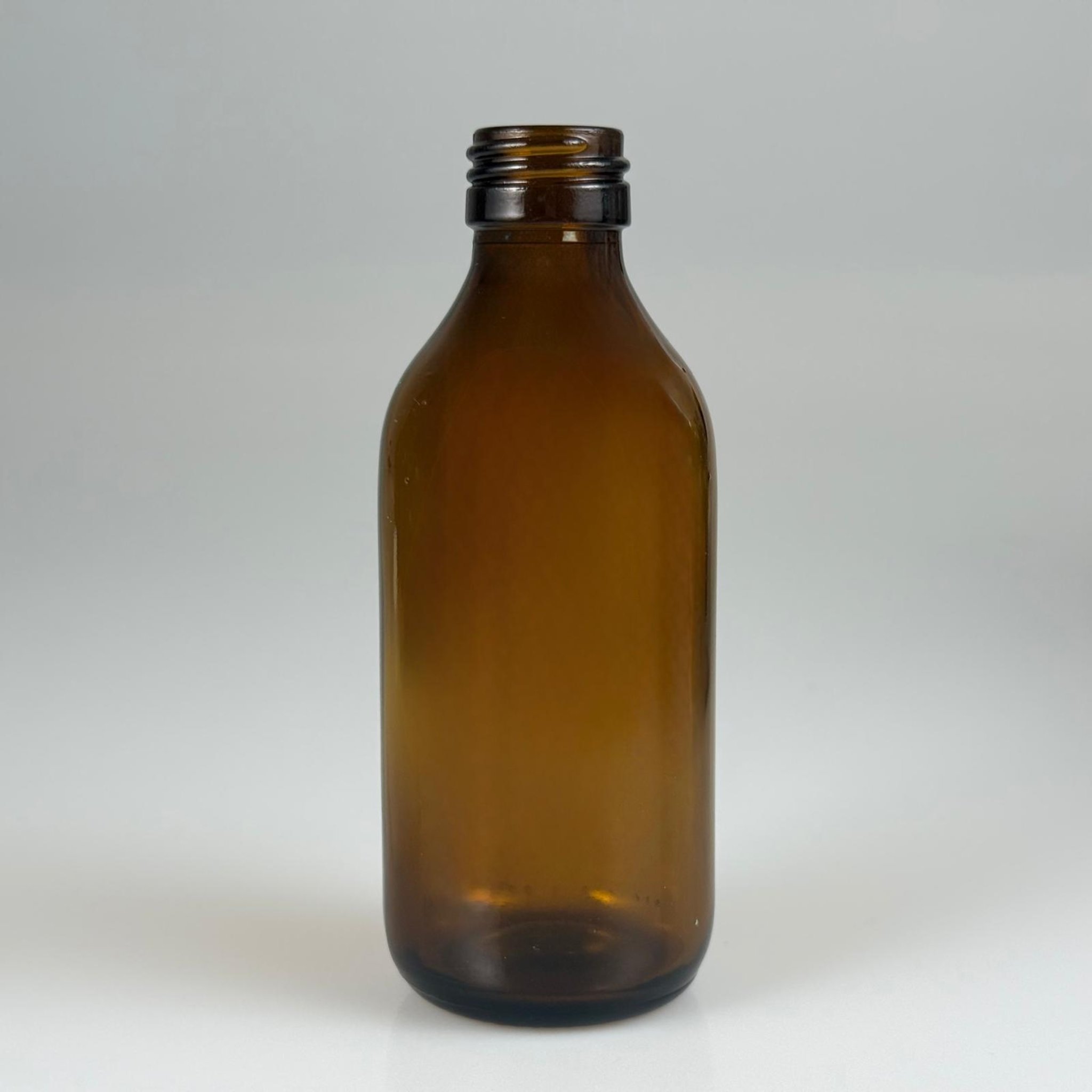 150 CC AMBER CAM ŞİŞE - 25 PP AĞIZ  - 150 ML KAHVERENGİ BOŞ ŞURUP ŞİŞESİ  - 150 ML ECZA ŞİŞESİ 25 PP - KAPAKSIZ - ŞİŞECAM ÜRÜN KODU 716715