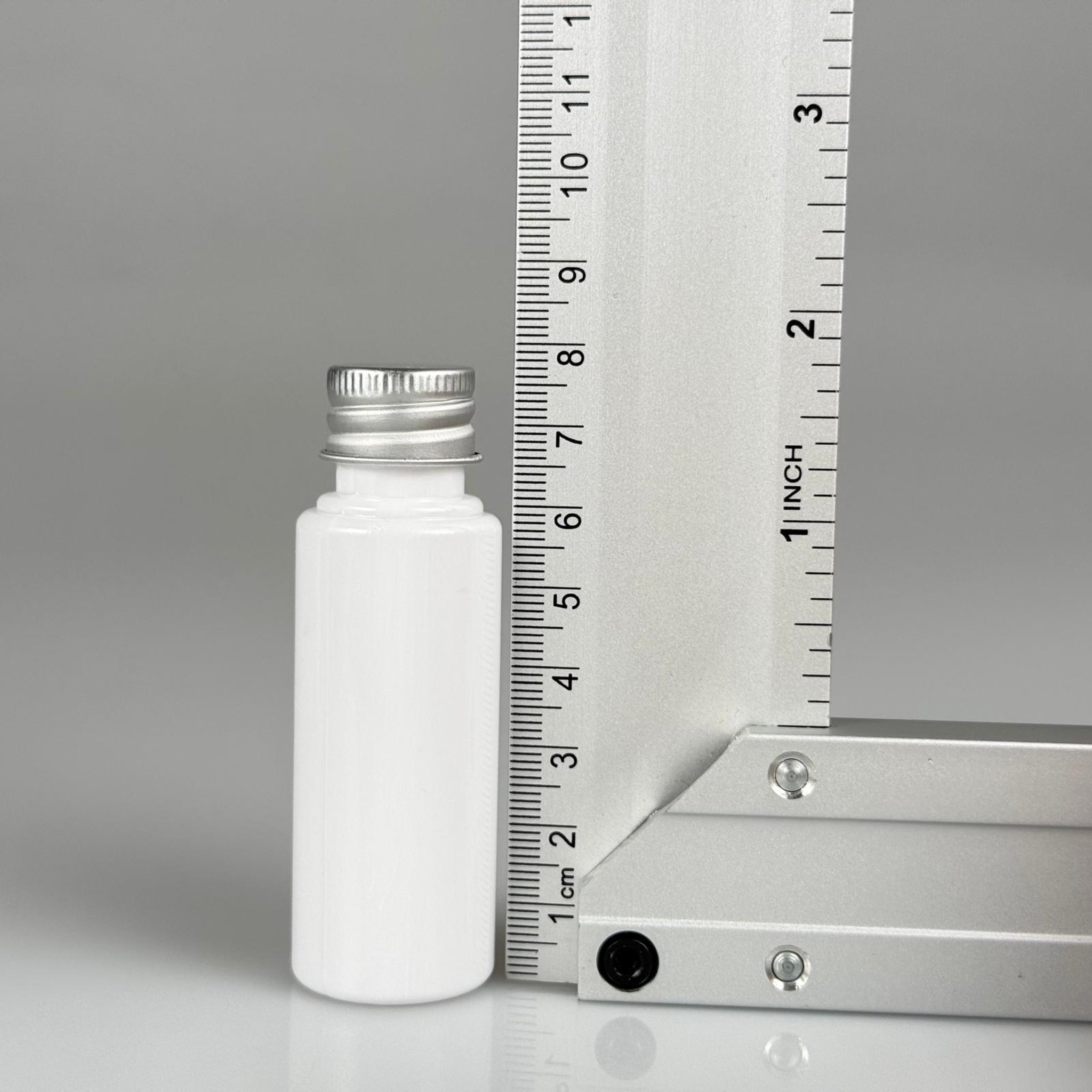 30 CC BEYAZ PET SHOT ŞİŞE - KÖPÜK CONTALI GÜMÜŞ ALÜMİNYUM METAL KAPAKLI TAKIM - 30 ML PLASTİK ŞİŞE