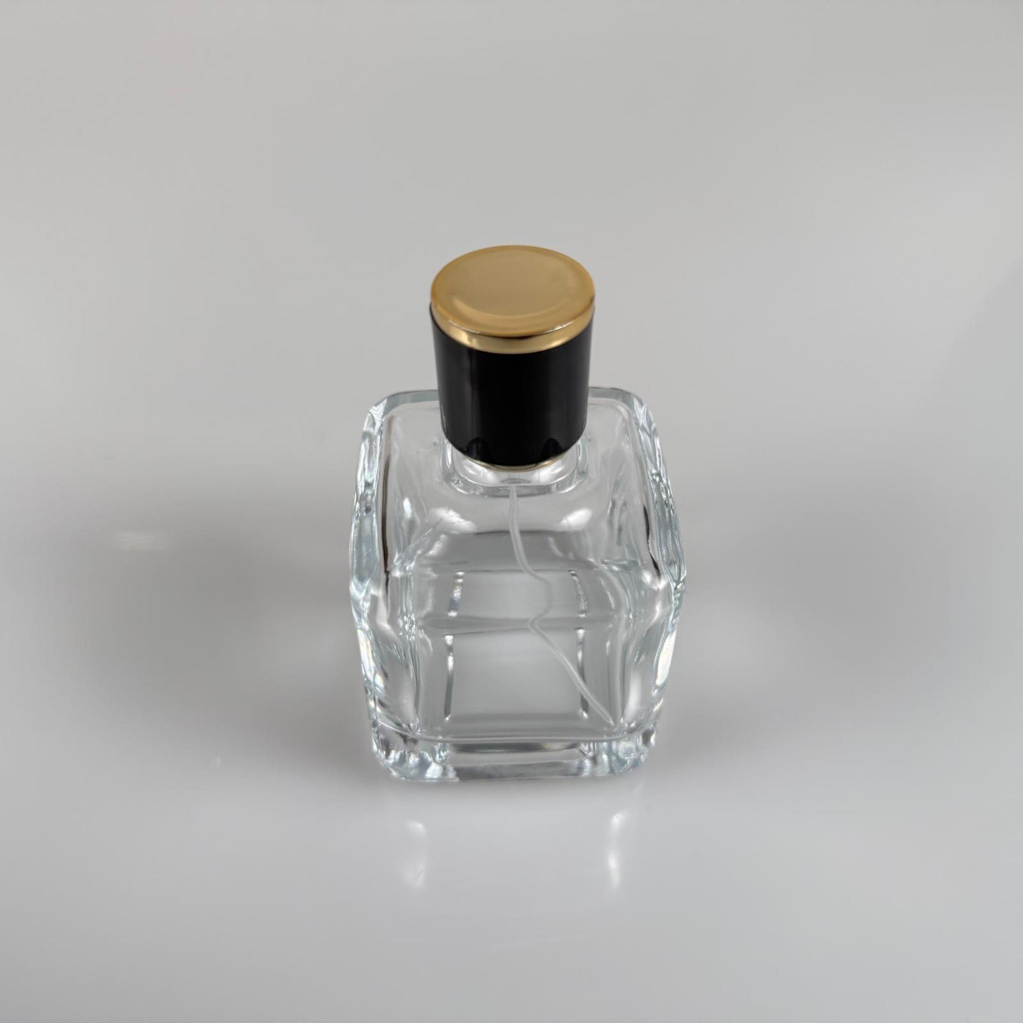 100 ML KARE MODEL LURA PARFÜM ŞİŞESİ - SİYAH METAL SPREYLİ + GOLD SİYAH KAPAKLI (AĞIZ 15 MM GEÇME KOLAY KAPAMA)