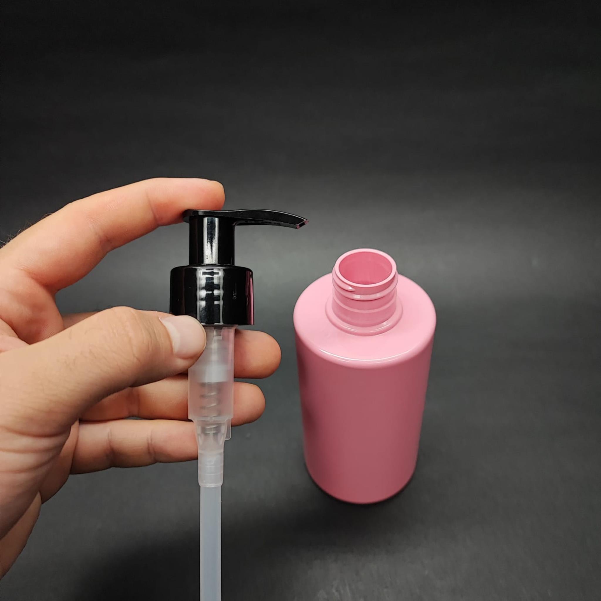 200 CC KÜT BOYUNLU SİLİNDİR PET ŞİŞE (24 GR) - SİYAH SIVI SABUN POMPALI - 200 ML PLASTİK ŞİŞE - PEMBE