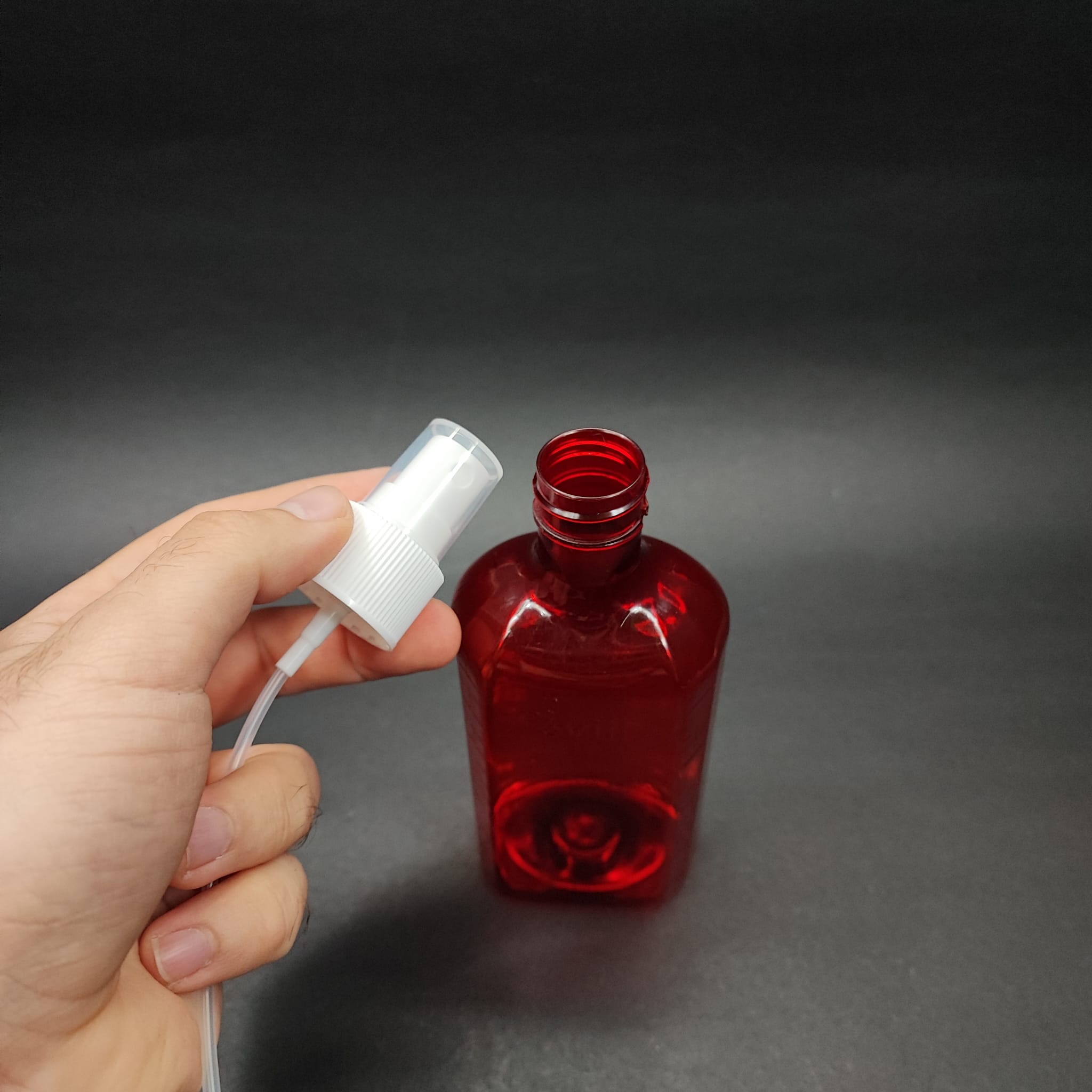 200 CC ÖLÇEKLİ PET ŞİŞE - BEYAZ PARMAK SPREYLİ - 200 ML VE OZ ÖLÇÜLÜ KIRMIZI PET ŞİŞE