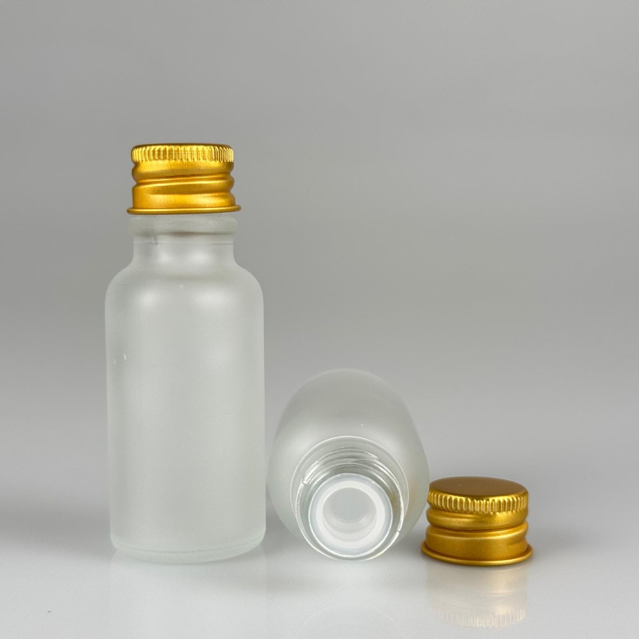20 CC BUZLU CAM ŞİŞE + KÖPÜK CONTALI GOLD ALÜMİNYUM METAL KAPAKLI + KÖR TIPALI TAKIM - 20 ML BUZLU CAM ŞİŞE