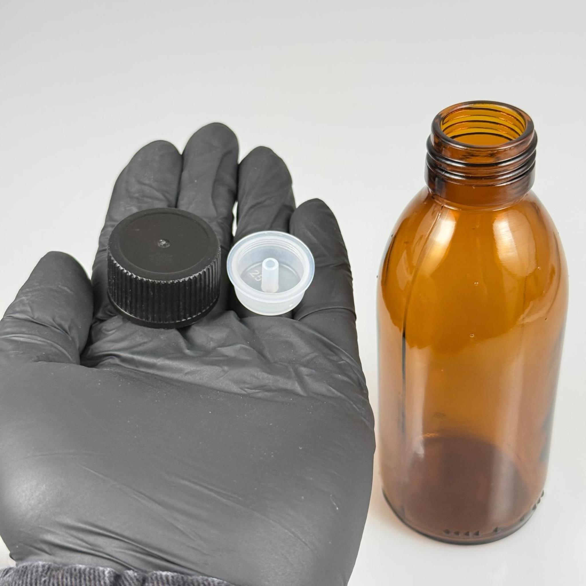 160 ML DOLUMU KOLAY, GENİŞ AĞIZLI İÇTEN DAMLALIKLI ŞİŞE (28 MM AĞIZ)  - 160 CC SİYAH CONTALI KAPAKLI İÇTEN DAMLALIKLI CAM ECZA ŞİŞESİ - AMBER KAHVERENGİ