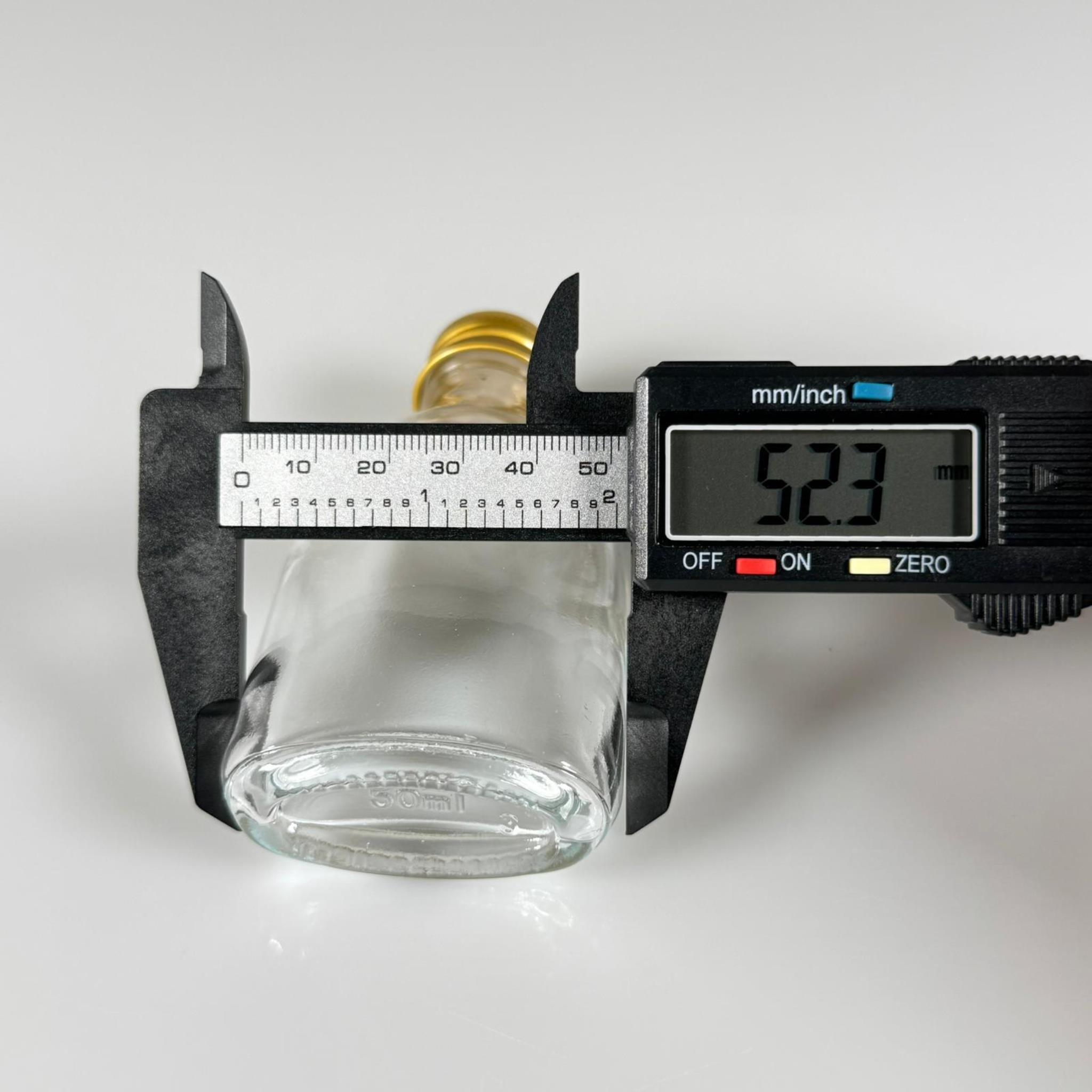 50 CC YASSI CAM ŞİŞE - GOLD METAL KAPAKLI KOLONYA TIPALI - 50 ML COLD BREW KOLONYA CAM ŞİŞESİ (TIPA İLE KULLANMAK İÇİN KAPAK CONTASI ÇIKARILIR)