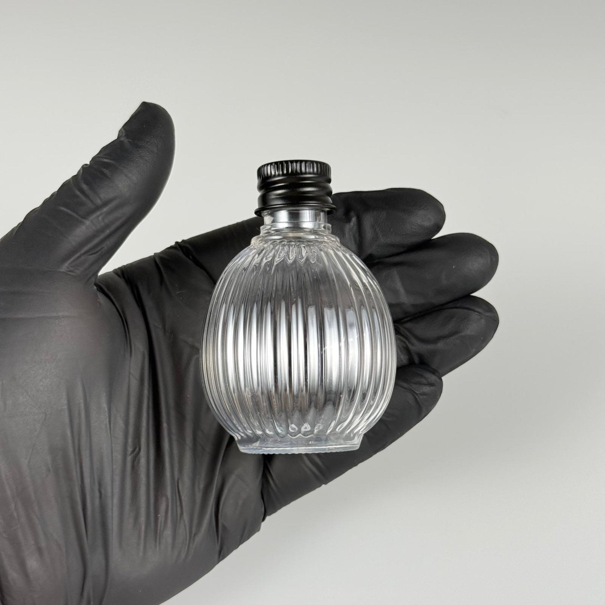 50 CC TOP ÇİZGİLİ DESENLİ PET ŞİŞE - KÖPÜK CONTALI SİYAH ALÜMİNYUM METAL KAPAKLI TAKIM - 50 ML ŞEFFAF PET ŞİŞE