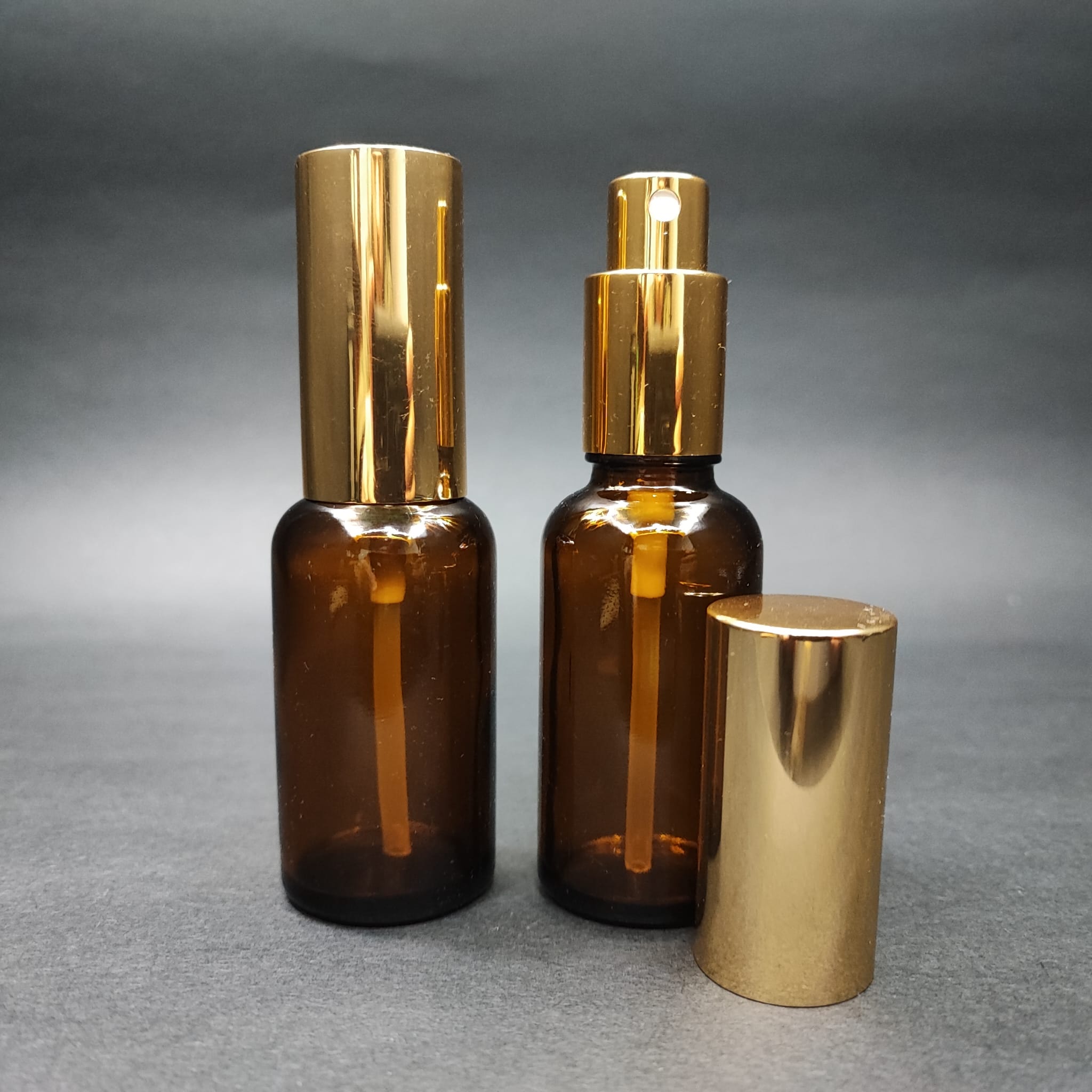 30 ML LÜKS VİDALI VALF ÇEVİRME PARFÜM ŞİŞELERİ - 30 CC AMBER CAM ŞİŞE - GOLD METAL SPREYLİ KAPAKLI SET
