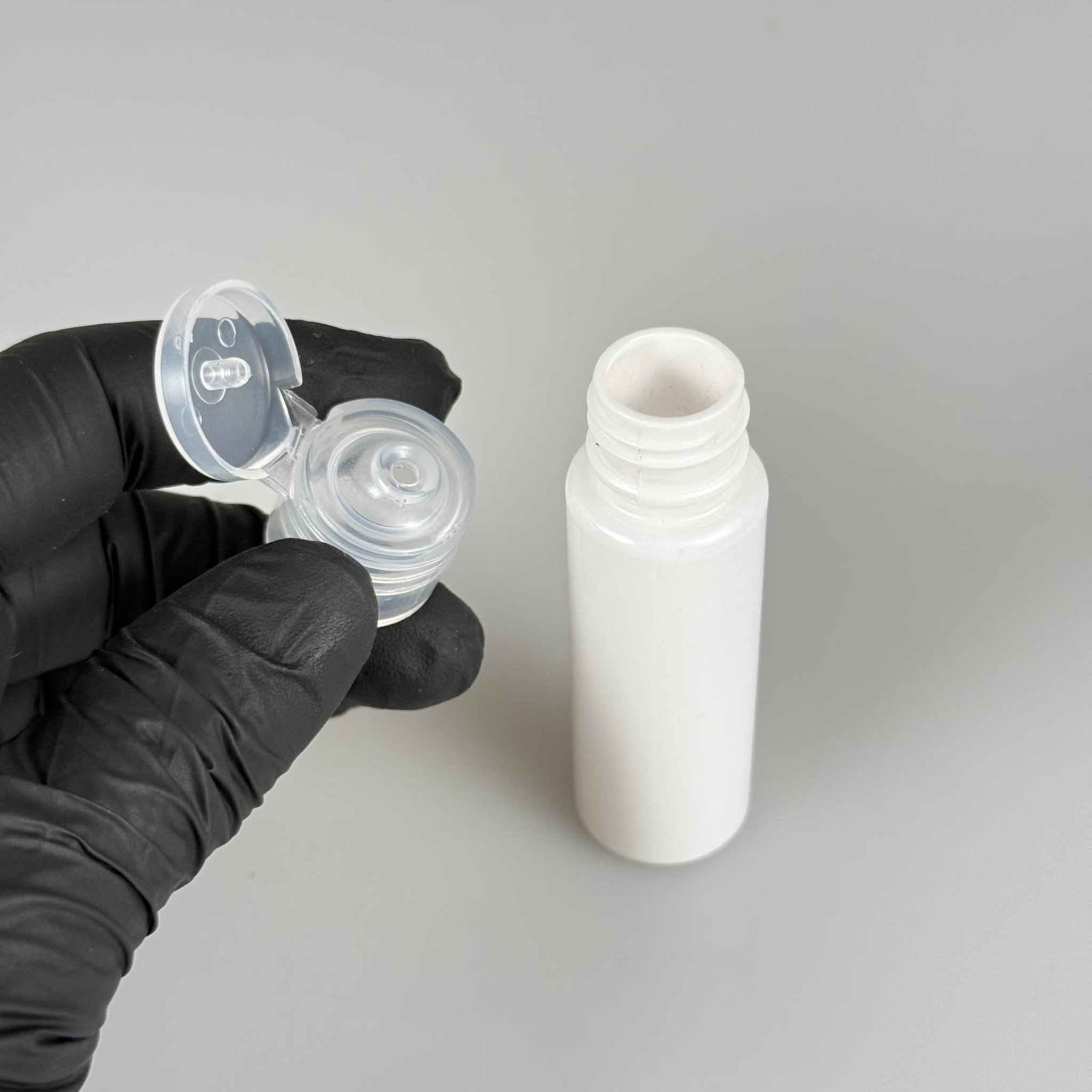 20 ML AÇILIR KAPAKLI PET ŞİŞE - 20 CC BEYAZ ŞİŞE + ŞEFFAF FLİPTOP KAPAKLI TAKIM