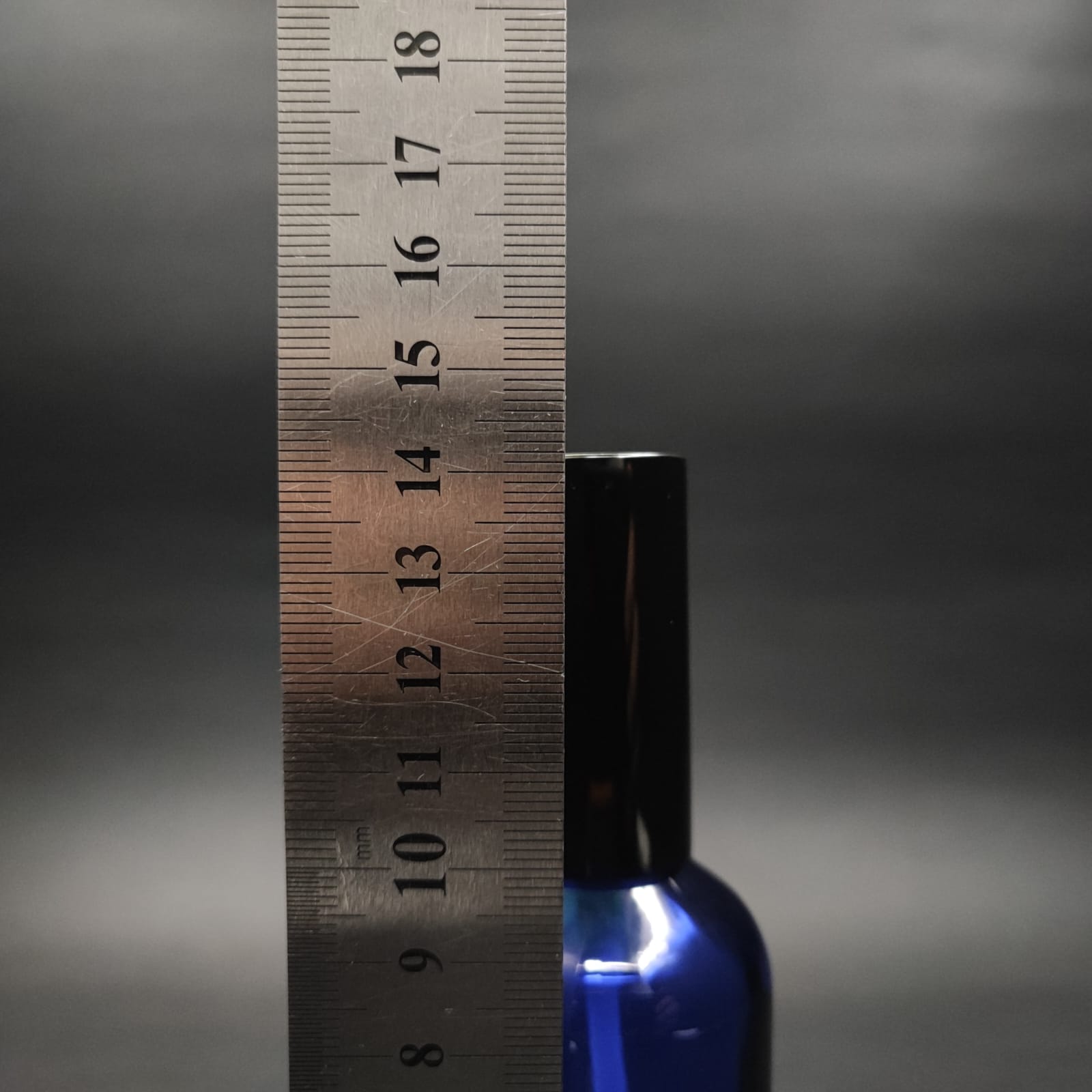 100 ML LÜKS VİDALI VALF ÇEVİRME PARFÜM ŞİŞELERİ - 100 CC MAVİ CAM ŞİŞE - SİYAH METAL SPREYLİ KAPAKLI SET