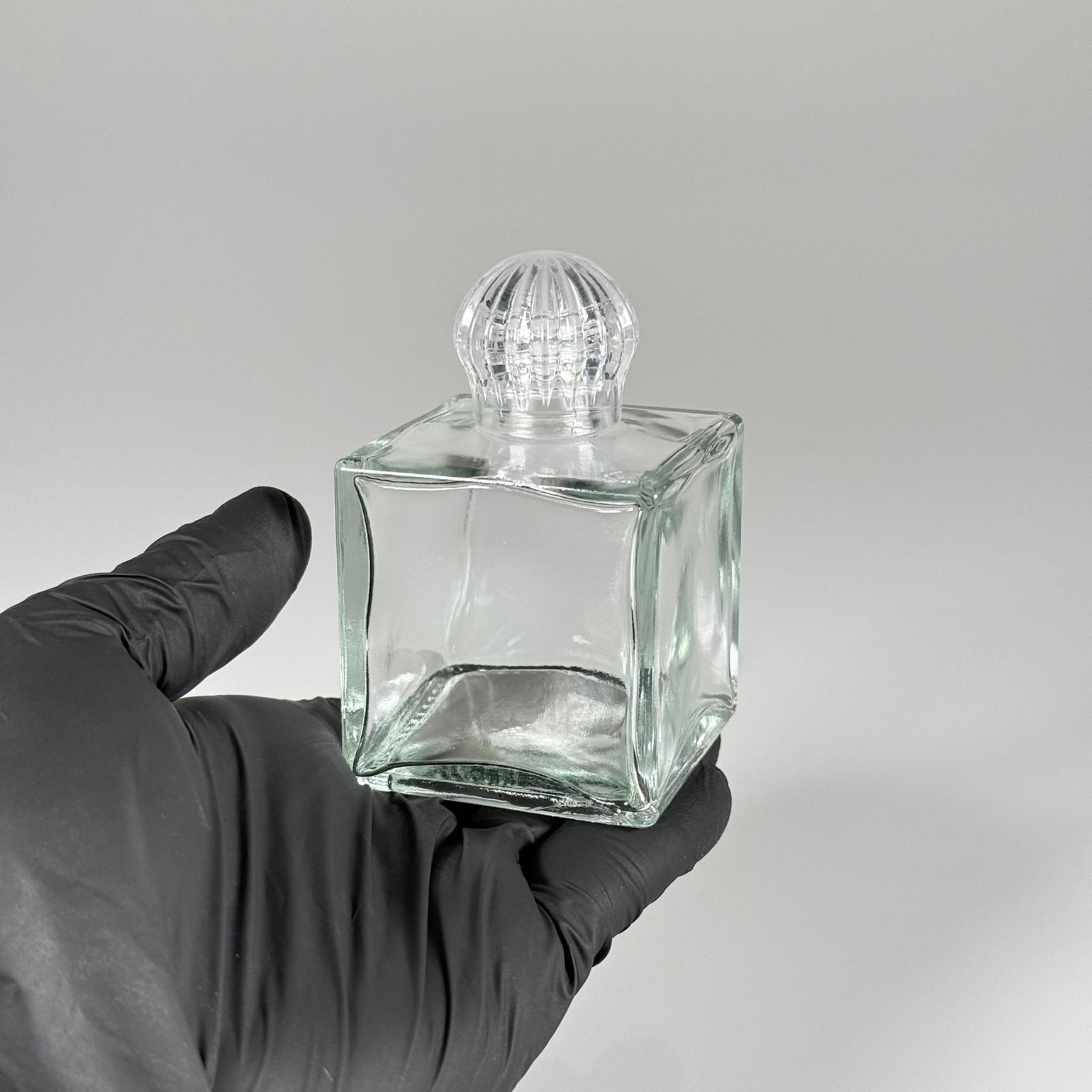 100 CC KARE CAM KOLONYA ŞİŞESİ - HEDİYELİK KOLONYA ŞİŞESİ - KRİSTAL KAPAKLI - TIPALI KOLONYA ŞİŞESİ