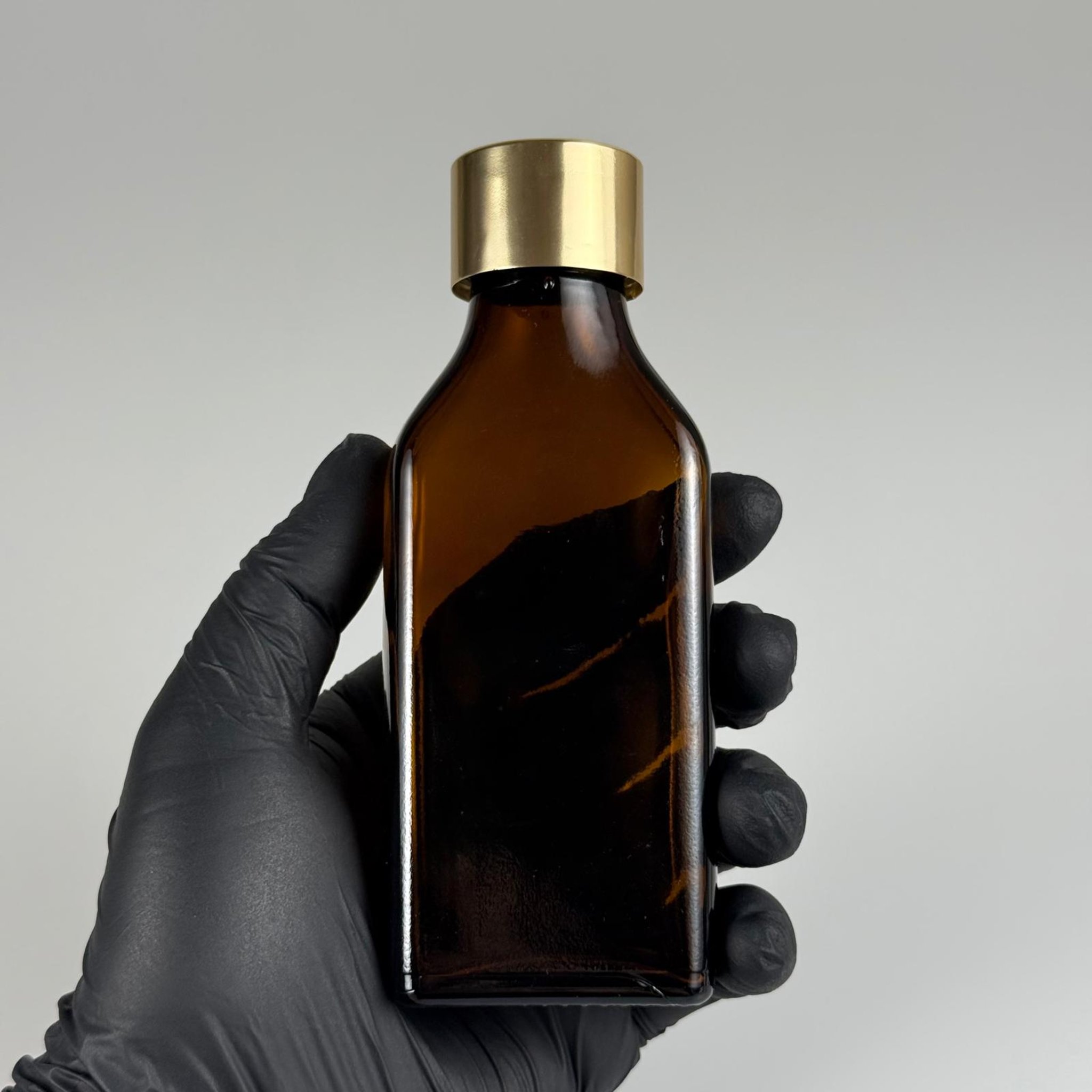 100 CC AMBER YASSI CAM ŞİŞE + ALÜMİNYUM KAPLAMALI GOLD KAPAKLKI TAKIM - 100 ML KAYVERENGİ CAM ŞİŞE