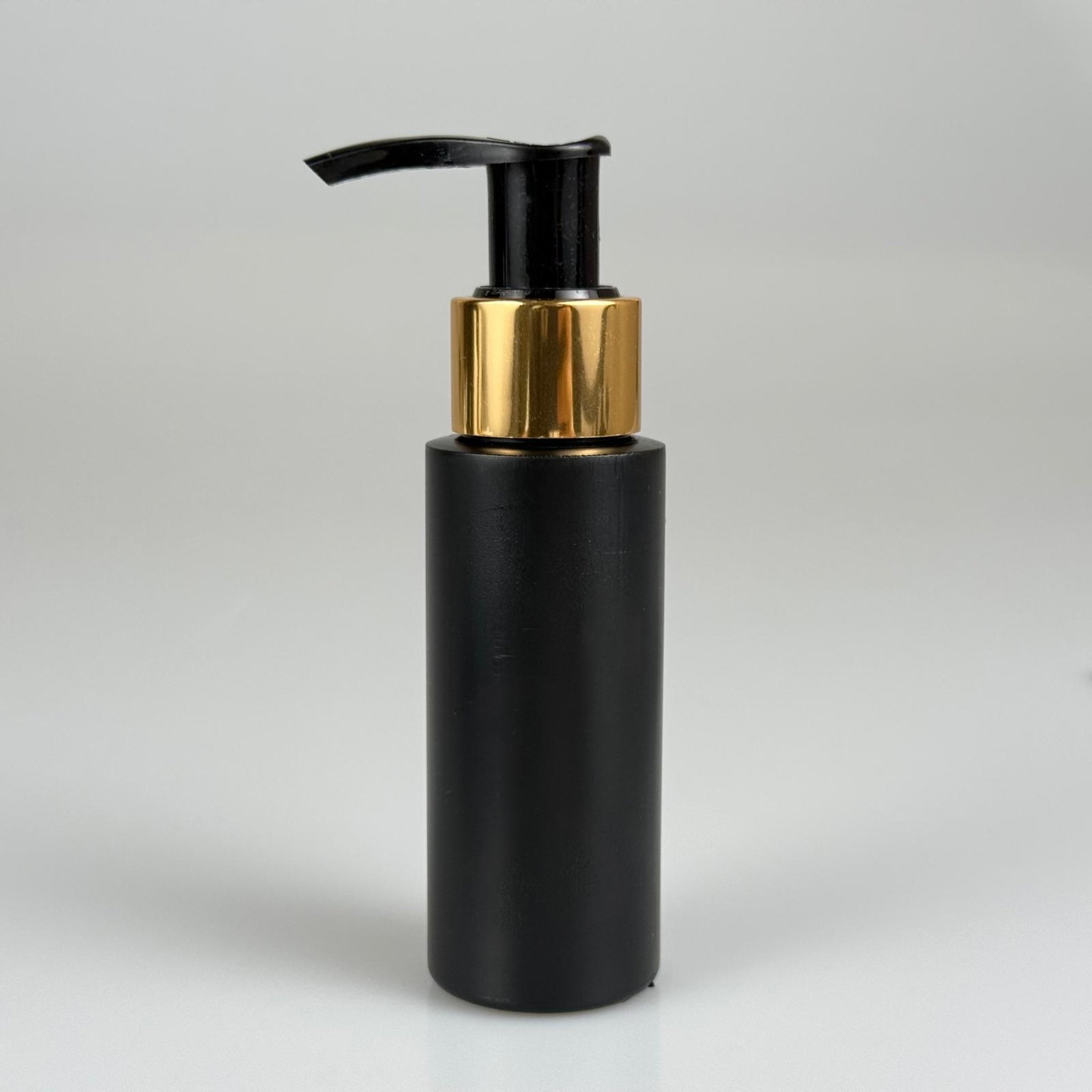 50 CC SİYAH POLİETİLEN PLASTİK ŞİŞE - GOLD POMPALI - 50 ML POMPALI PLASTİK ŞİŞE