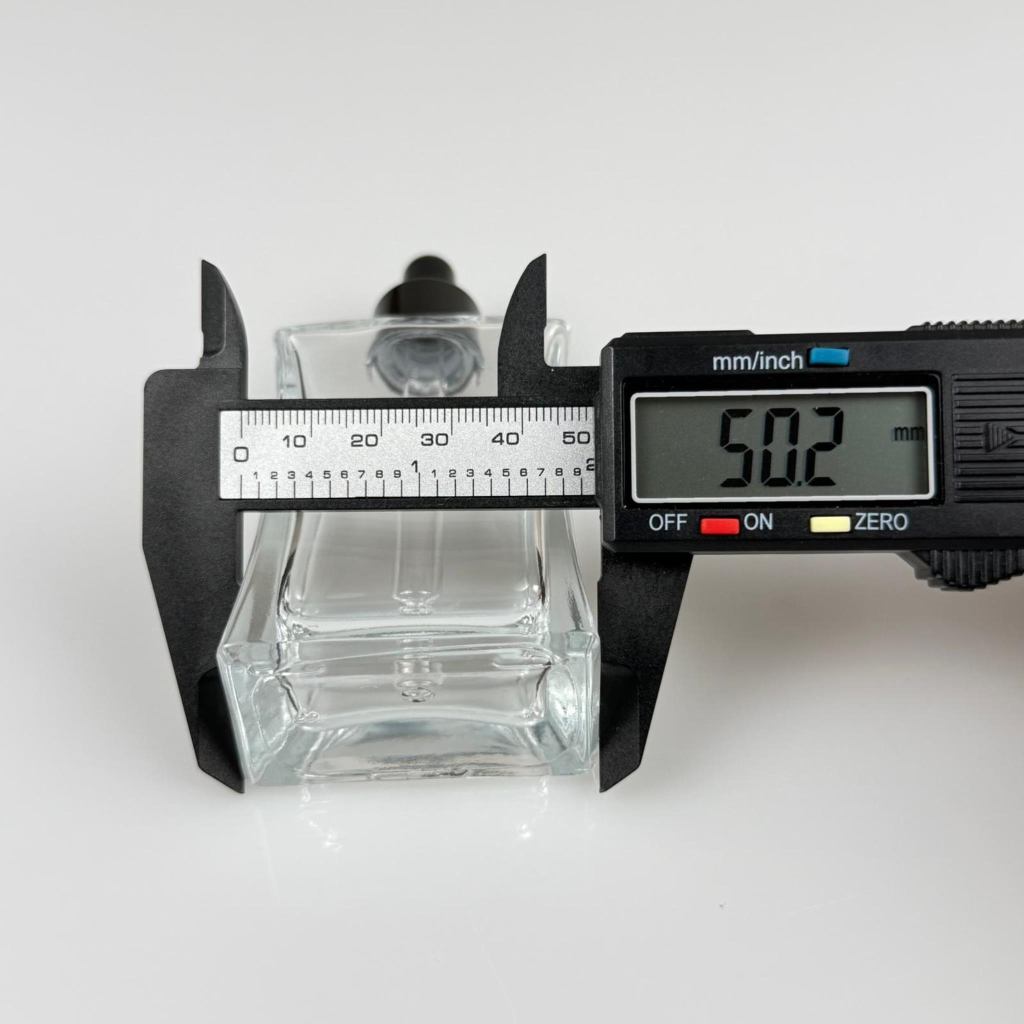 50 CC YASSI DİKDÖRTGEN KÖŞELİ CAM DAMLALIKLI ŞİŞE - SİYAH EMZİK - SİYAH METALİK KAPAK - 50 ML CAM DAMLALIKLI ŞİŞE - DAMLALIKLI BOŞ ŞİŞE