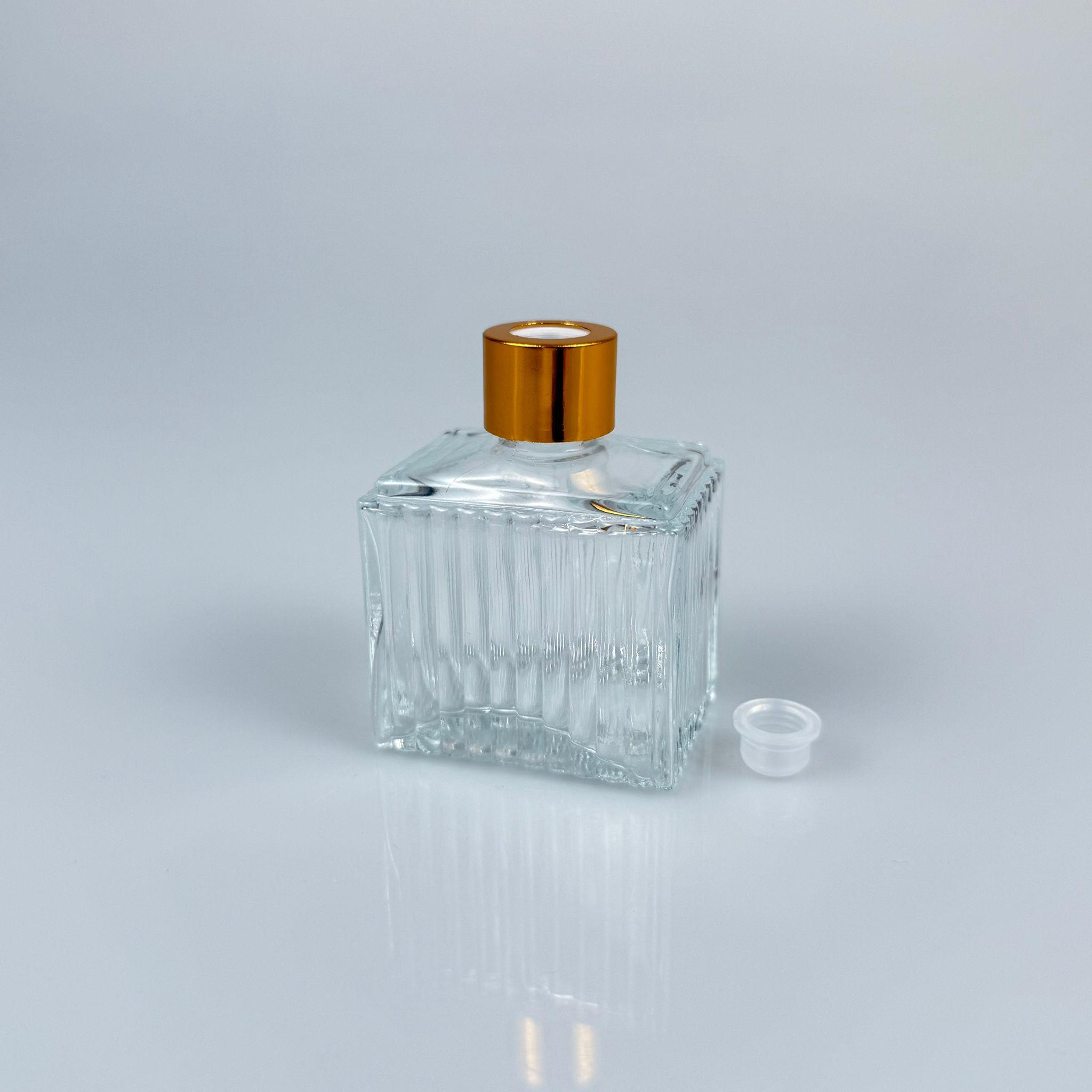 50 CC KÖŞELİ DESENLİ ÇİZGİLİ PRESTİJ CAM BAMBU ODA KOKUSU ŞİŞESİ - 50 ML ÇUBUKLU BAMBU ODA KOKUSU ŞİŞESİ - DİFÜZÖR ŞİŞE- CAM ŞİŞE + GOLD METAL KAPAK + PLASTİK TIPA