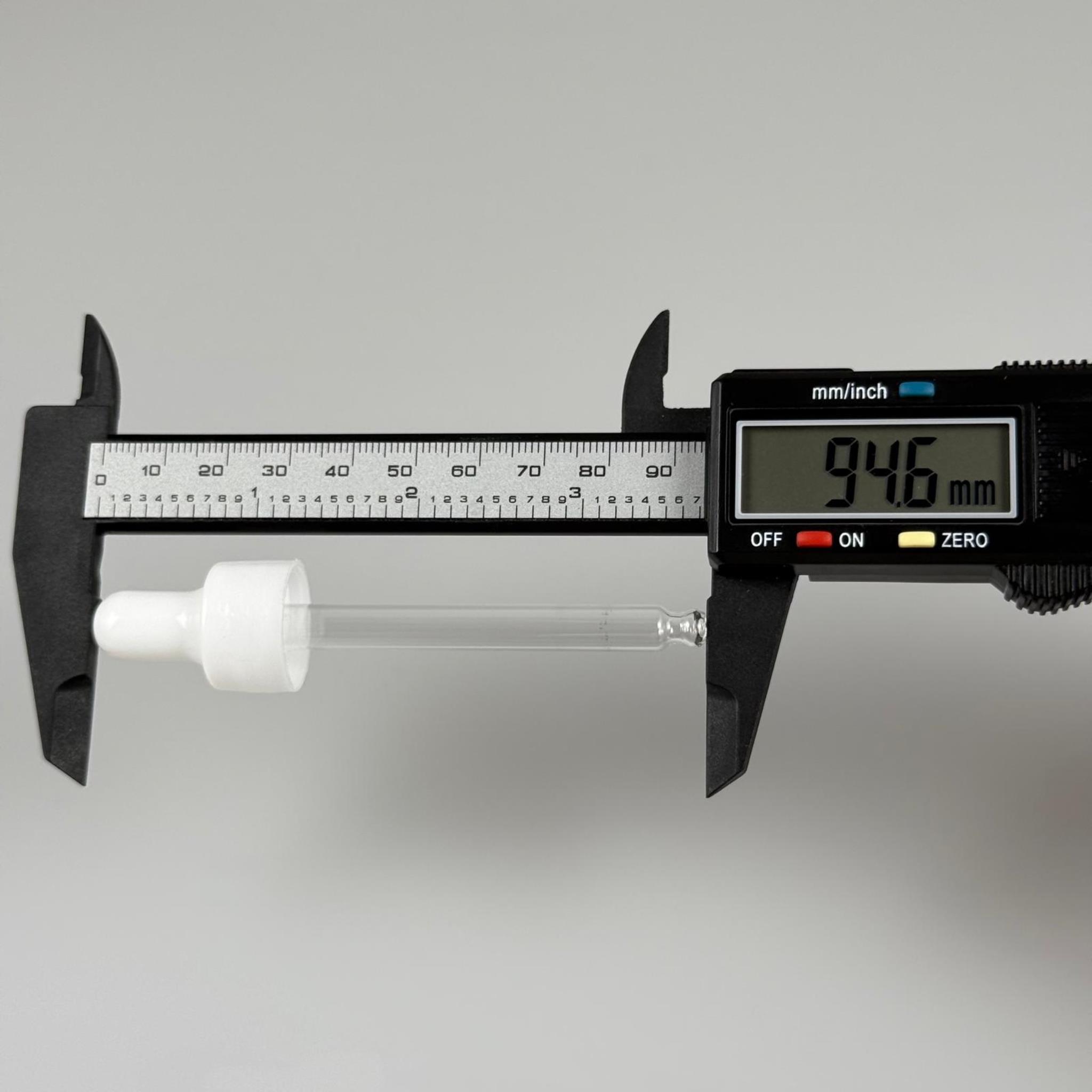 18 MM CAM DAMLALIKLI TAKIM - BEYAZ EMZİK +  DELİKLİ PLASTİK DÜZ BEYAZ KAPAK + 77 MM CAM PİPET