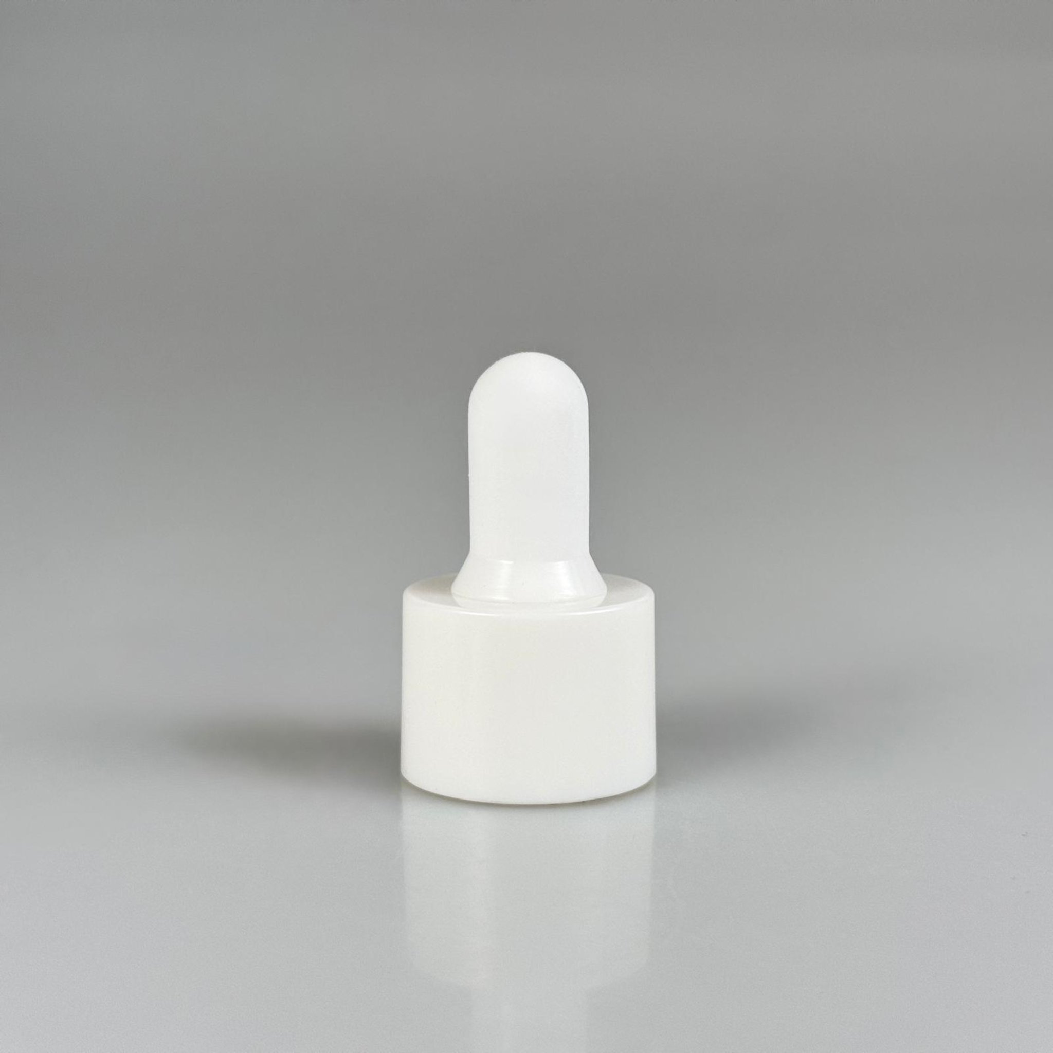 20 MM BEYAZ EMZİKLİ DELİKLİ PLASTİK KAPAK BEYAZ (DAMALALIK İÇİN)