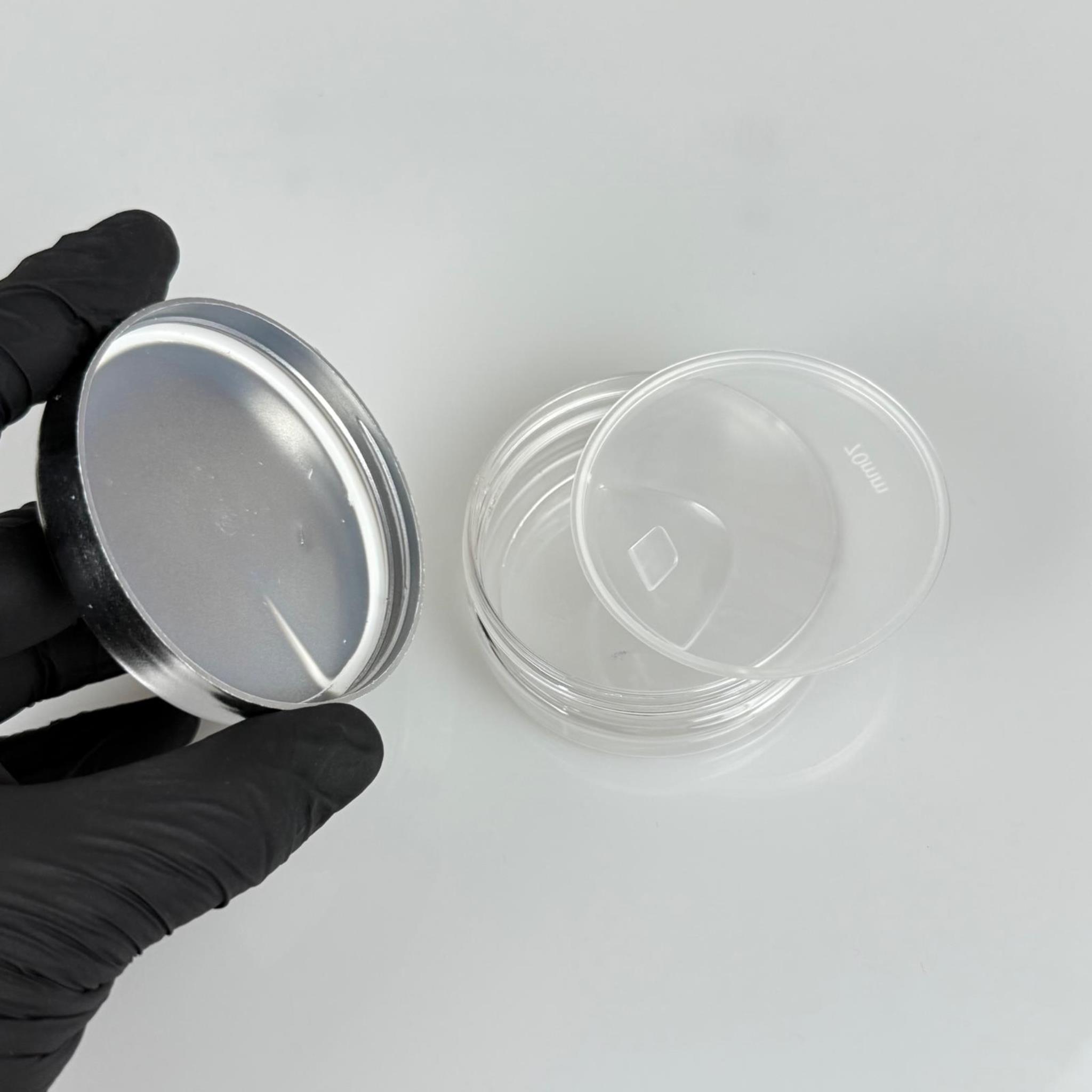 50 ML SERT PET KAVANOZ + GÜMÜŞ KAPLAMALI PLASTİK KAPAK + İÇ TIPA - 50 CC KALIN ŞEFFAF PLASTİK KAVANOZ GÜMÜŞ KAPLAMALI PLASTİK KAPAKLI İÇ TIPALI TAKIM - KREM KAVANOZLARI