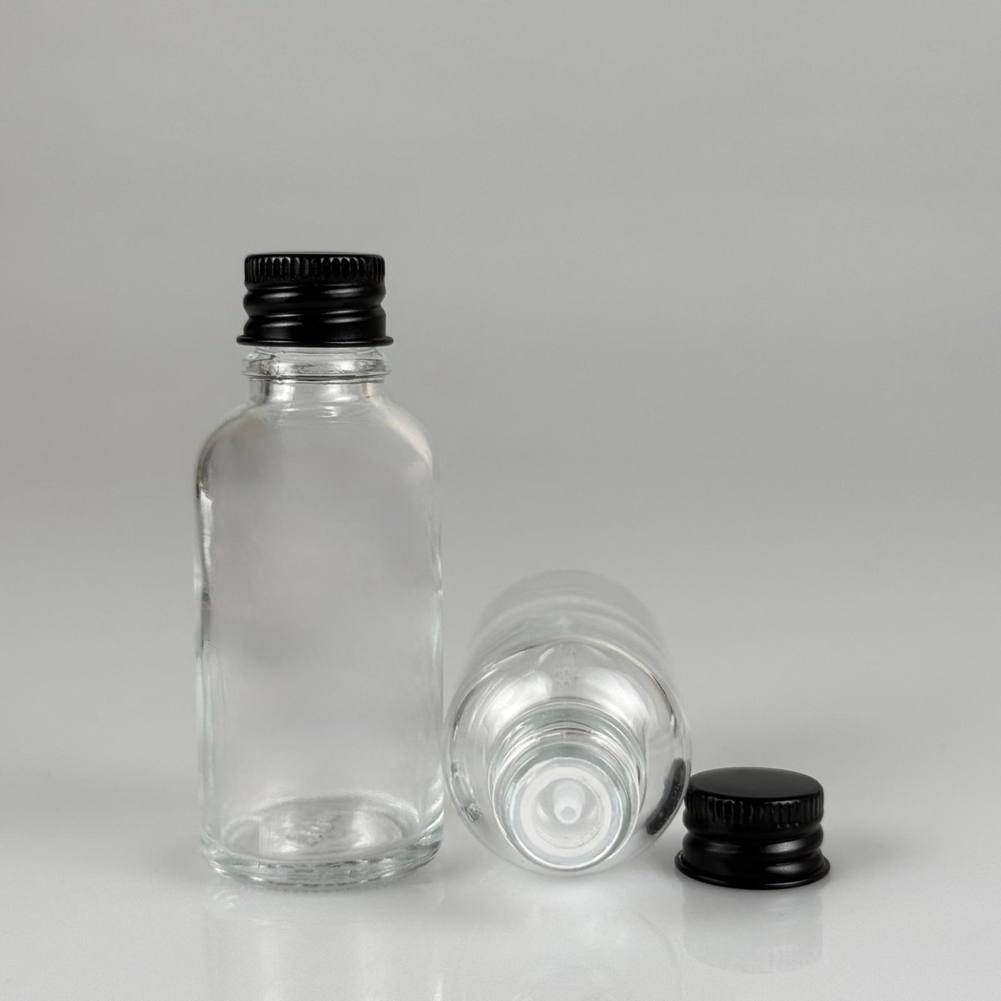 30 CC ŞEFFAF CAM ŞİŞE + KÖPÜK CONTALI SİYAH ALÜMİNYUM METAL KAPAKLI + DAMLALIKLI KOLONYA TIPALI TAKIM - 30 ML ŞEFFAF CAM ŞİŞE