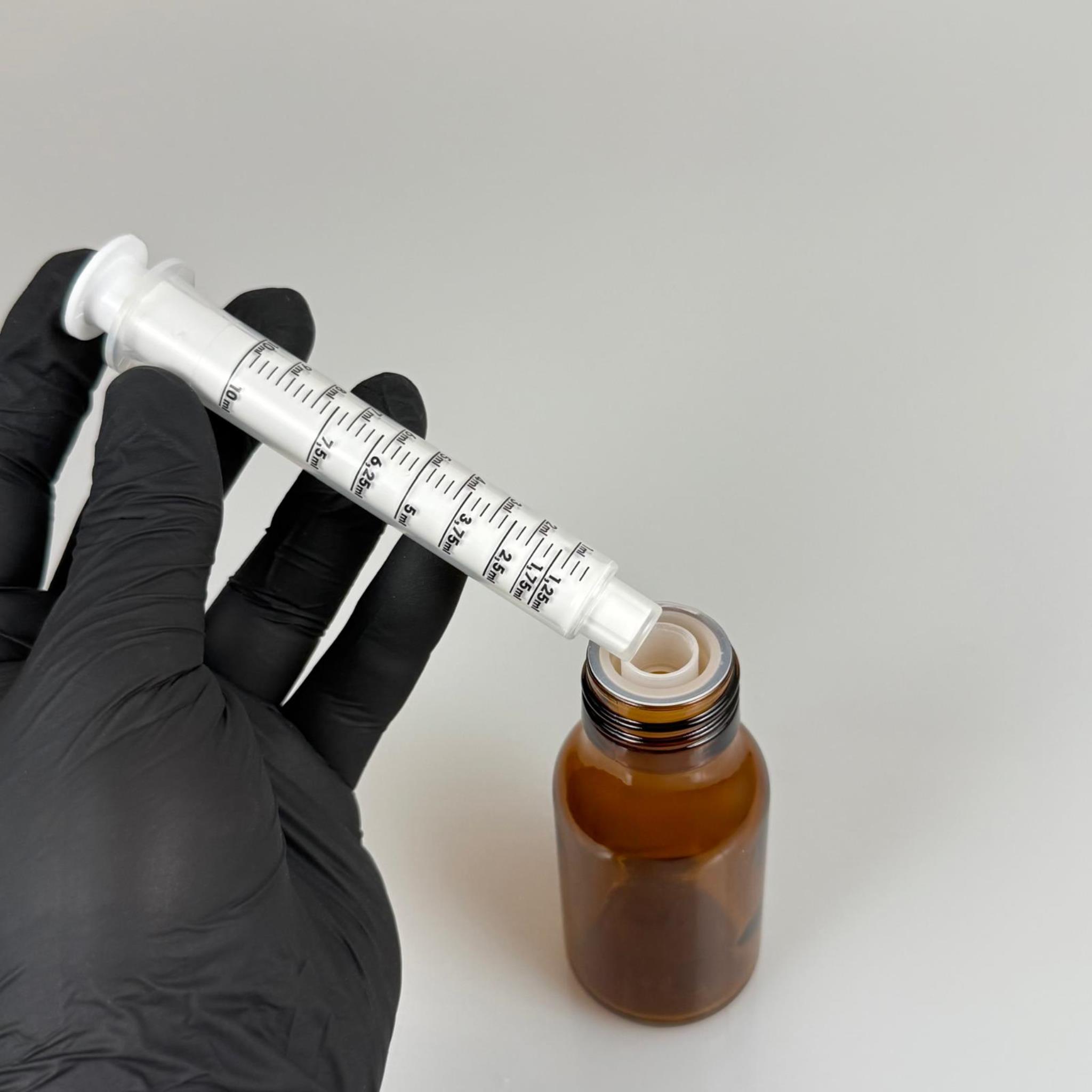 50 ML CAM ECZA ŞİŞESİ + 10 ML DOZAJ PİPETİ + DOZAJ TIPASI + CONTALI PLASTİK KAPAK TAKIM