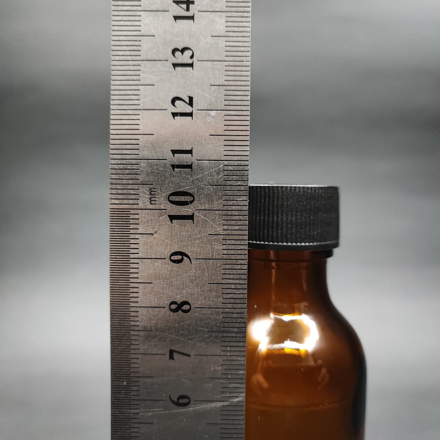 75 ML DOLUMU KOLAY, GENİŞ AĞIZLI İÇTEN DAMLALIKLI ŞİŞE (25 MM AĞIZ) - 75 CC SİYAH CONTALI KAPAKLI İÇTEN DAMLALIKLI CAM ECZA ŞİŞESİ - AMBER KAHVERENGİ