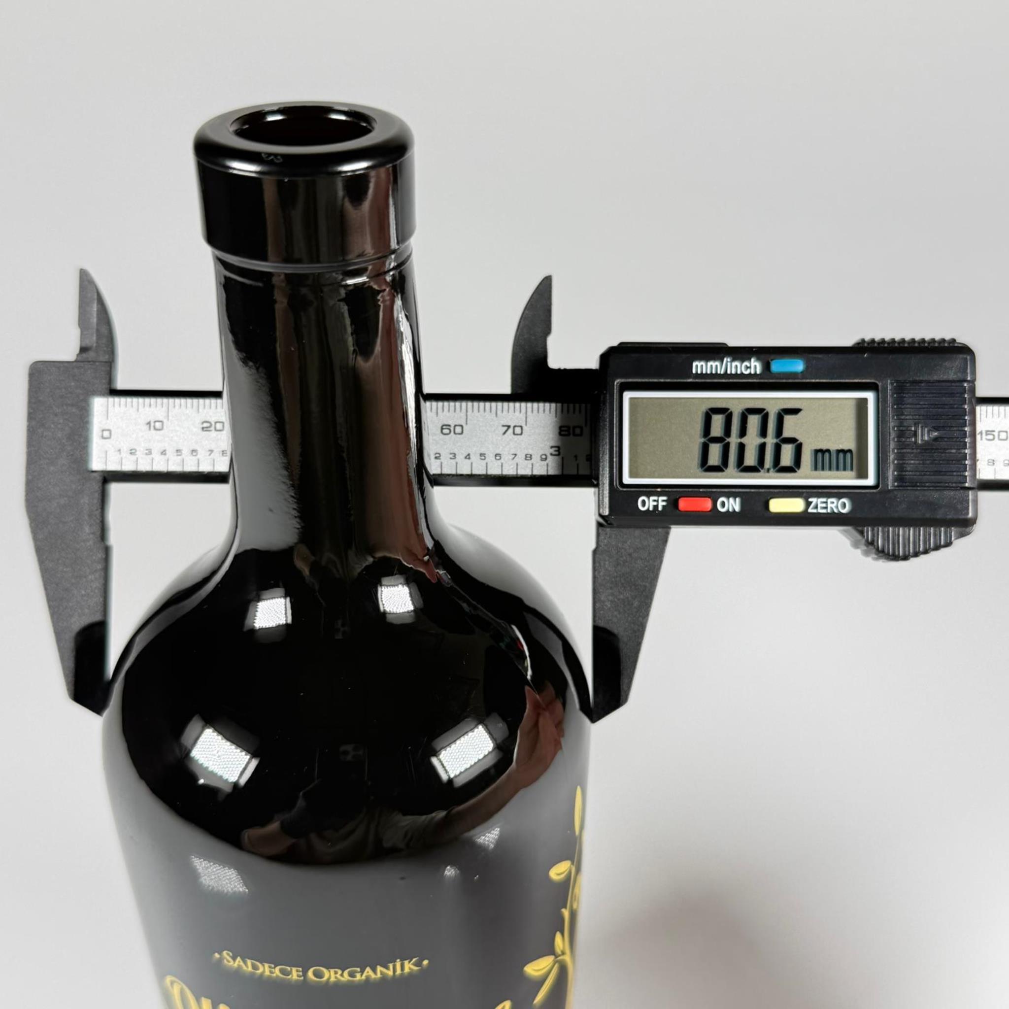 500 CC SİYAH OLİVE YAZI CAM ZEYTİNYAĞ ŞİŞESİ - AHŞAP MANTAR TIPALI YAĞ AKITICILI - 500 ML YAĞDANLIK BASKILI CAM ŞİŞE