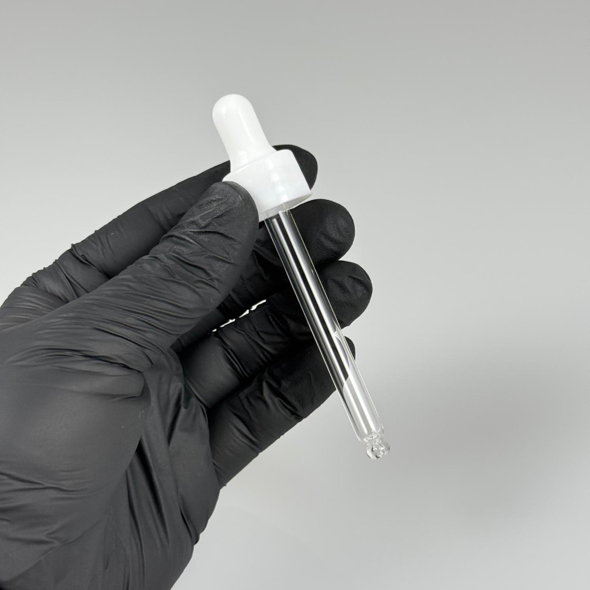 18 MM CAM DAMLALIKLI TAKIM - BEYAZ EMZİK +  DELİKLİ PLASTİK DÜZ BEYAZ KAPAK + 84 MM CAM PİPET