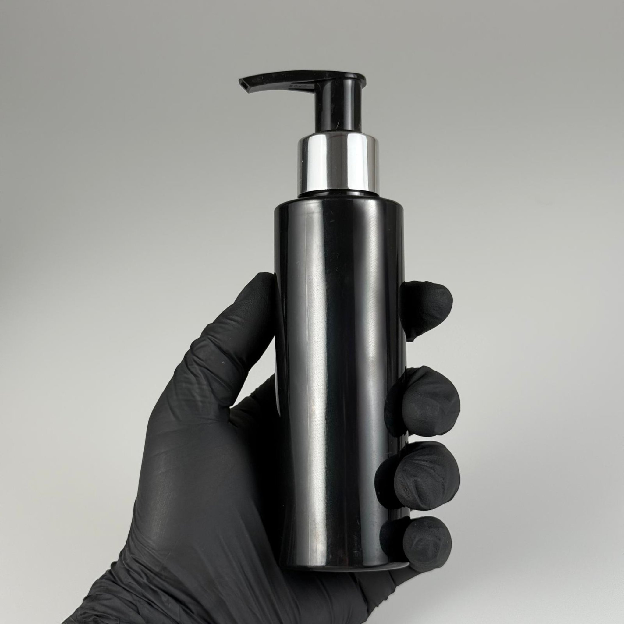 150 CC SİYAH PET ŞİŞE - GÜMÜŞ POMPALI ( ÜSTÜ SİYAH ) - 150 ML POMPALI PLASTİK ŞİŞE