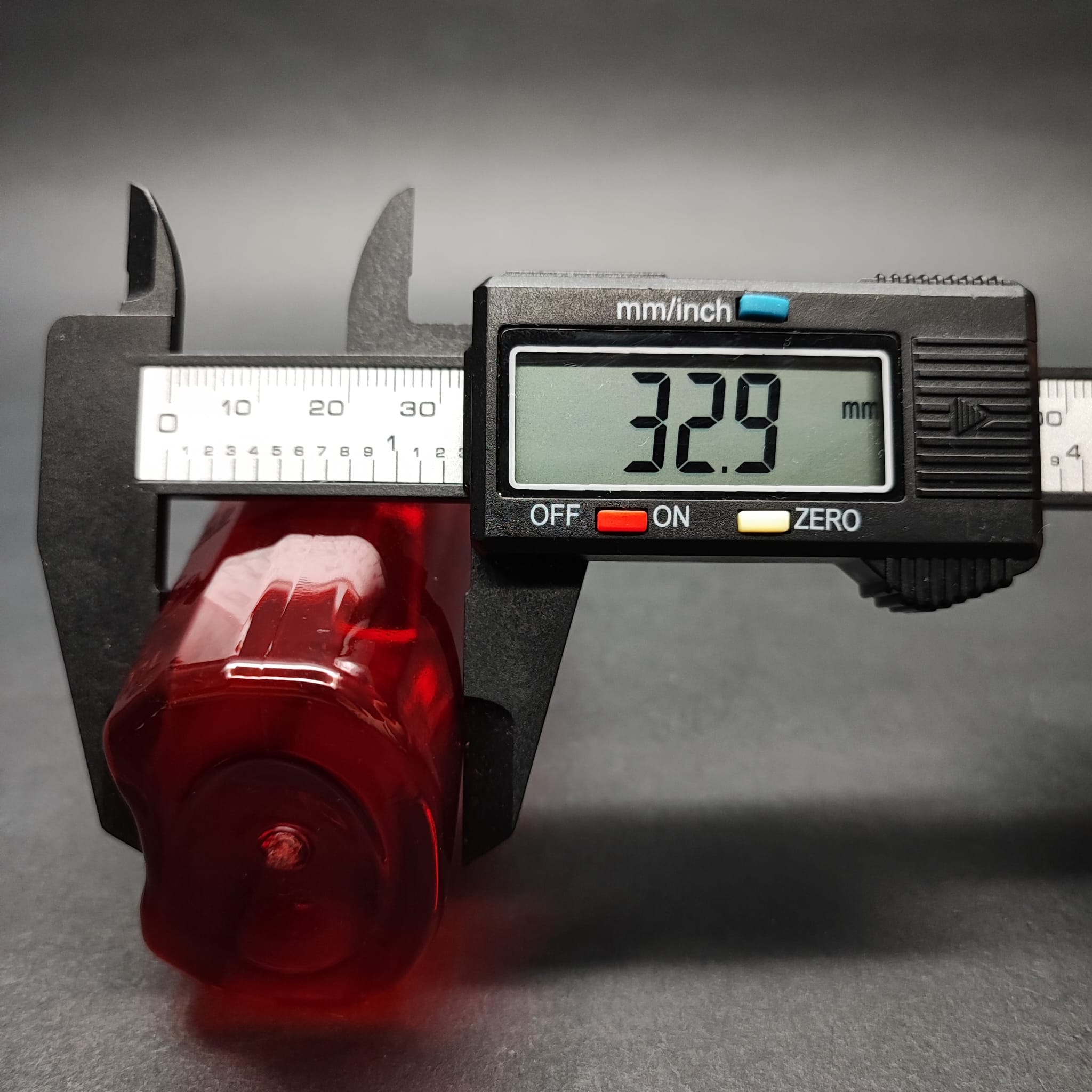 80 CC ÖLÇEKLİ PET ŞİŞE - BEYAZ ÇOCUK KİLİTLİ KAPAKLI - 80 ML VE OZ ÖLÇÜLÜ KIRMIZI PET ŞİŞE