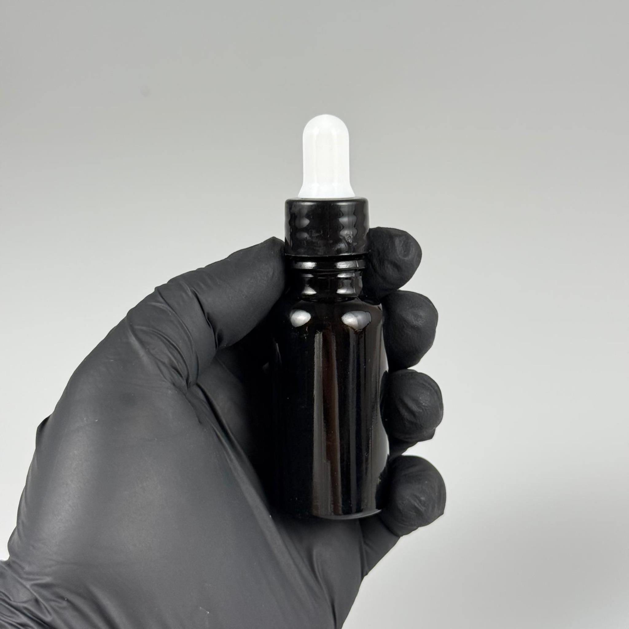 20 CC ÜST KALİTE AMBER CAM DAMLALIKLI ŞİŞE - BEYAZ EMZİK + SİYAH DÜZ KAPAK + CAM PİPET TAKIM - 20 ML ÜST KALİTE KAHVERENGİ DAMLALIKLI ŞİŞE SETİ